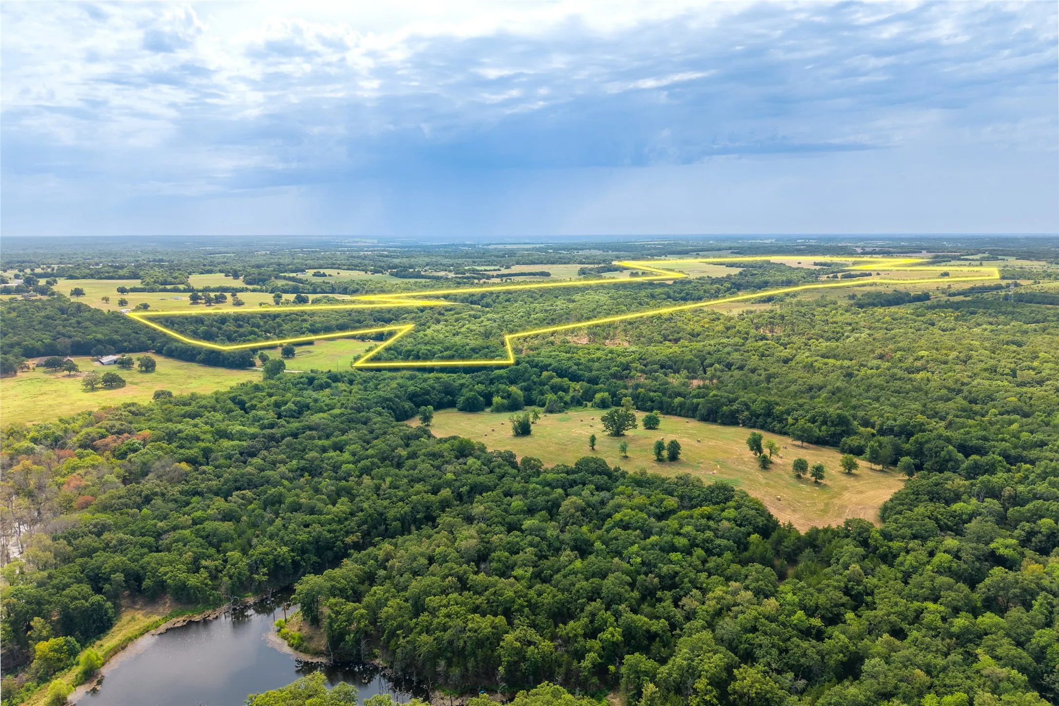Ranch For Sale in Fannin County , 1966 County Road 2980, Windom, Texas 75492, 0, 0, Garage spaces, 0 Sqft, built in 1979, mls#21195318, Real Estate Agent in Windom, Homes For Sale in Fannin county, Homes For Sale in Windom, Realtor in Windom Texas, Real Estate Brokerage Independent Realty Texas, Luminita Cordes Realtor