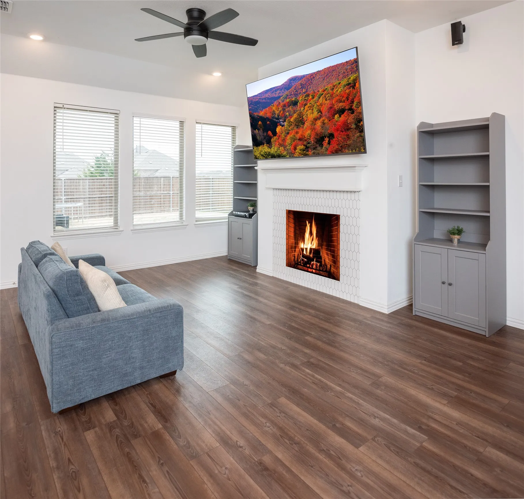 Single Family Residence For Sale in Collin County , 3826 Chicory Court, Melissa, Texas 75454, 3 Bedrooms, 3 Bathrooms, 2 Garage spaces, 2,133 Sqft, built in 2021, Price $415,000, mls#21194897, Real Estate Agent in Melissa, Homes For Sale in Collin county, Homes For Sale in Melissa, Realtor in Melissa Texas, Real Estate Brokerage Independent Realty Texas, Luminita Cordes Realtor