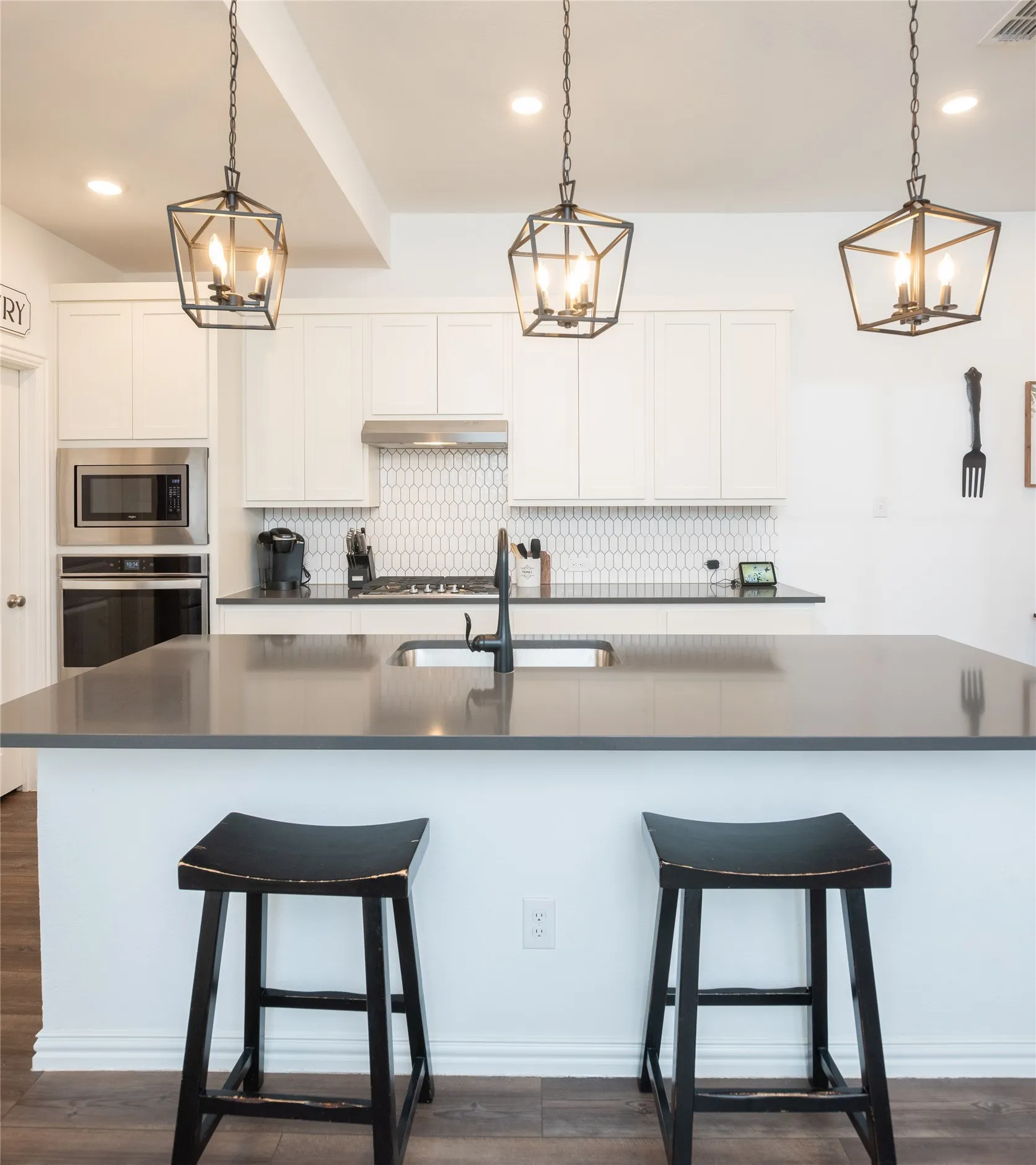 Single Family Residence For Sale in Collin County , 3826 Chicory Court, Melissa, Texas 75454, 3 Bedrooms, 3 Bathrooms, 2 Garage spaces, 2,133 Sqft, built in 2021, Price $415,000, mls#21194897, Real Estate Agent in Melissa, Homes For Sale in Collin county, Homes For Sale in Melissa, Realtor in Melissa Texas, Real Estate Brokerage Independent Realty Texas, Luminita Cordes Realtor