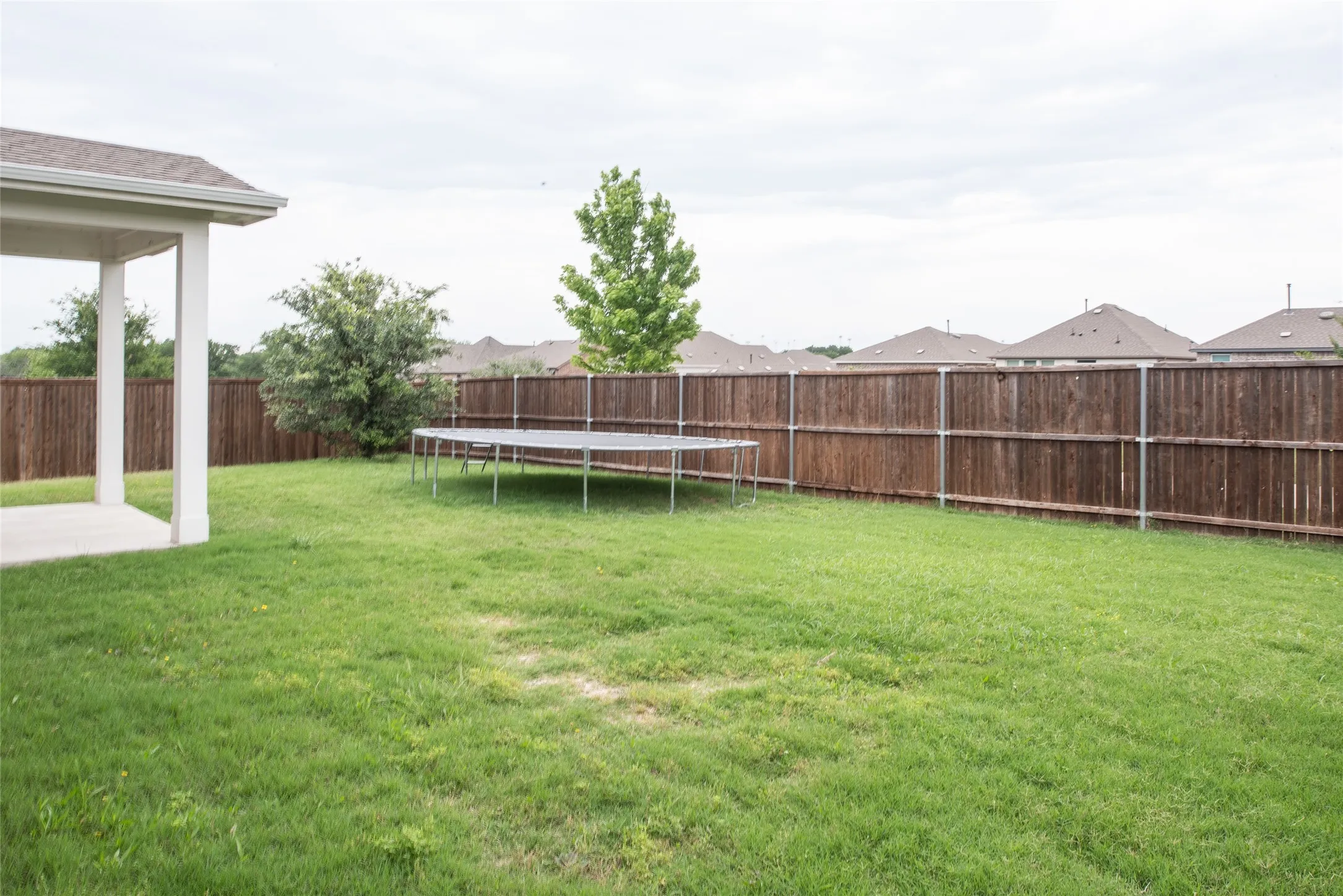 Single Family Residence For Sale in Collin County , 3826 Chicory Court, Melissa, Texas 75454, 3 Bedrooms, 3 Bathrooms, 2 Garage spaces, 2,133 Sqft, built in 2021, Price $415,000, mls#21194897, Real Estate Agent in Melissa, Homes For Sale in Collin county, Homes For Sale in Melissa, Realtor in Melissa Texas, Real Estate Brokerage Independent Realty Texas, Luminita Cordes Realtor