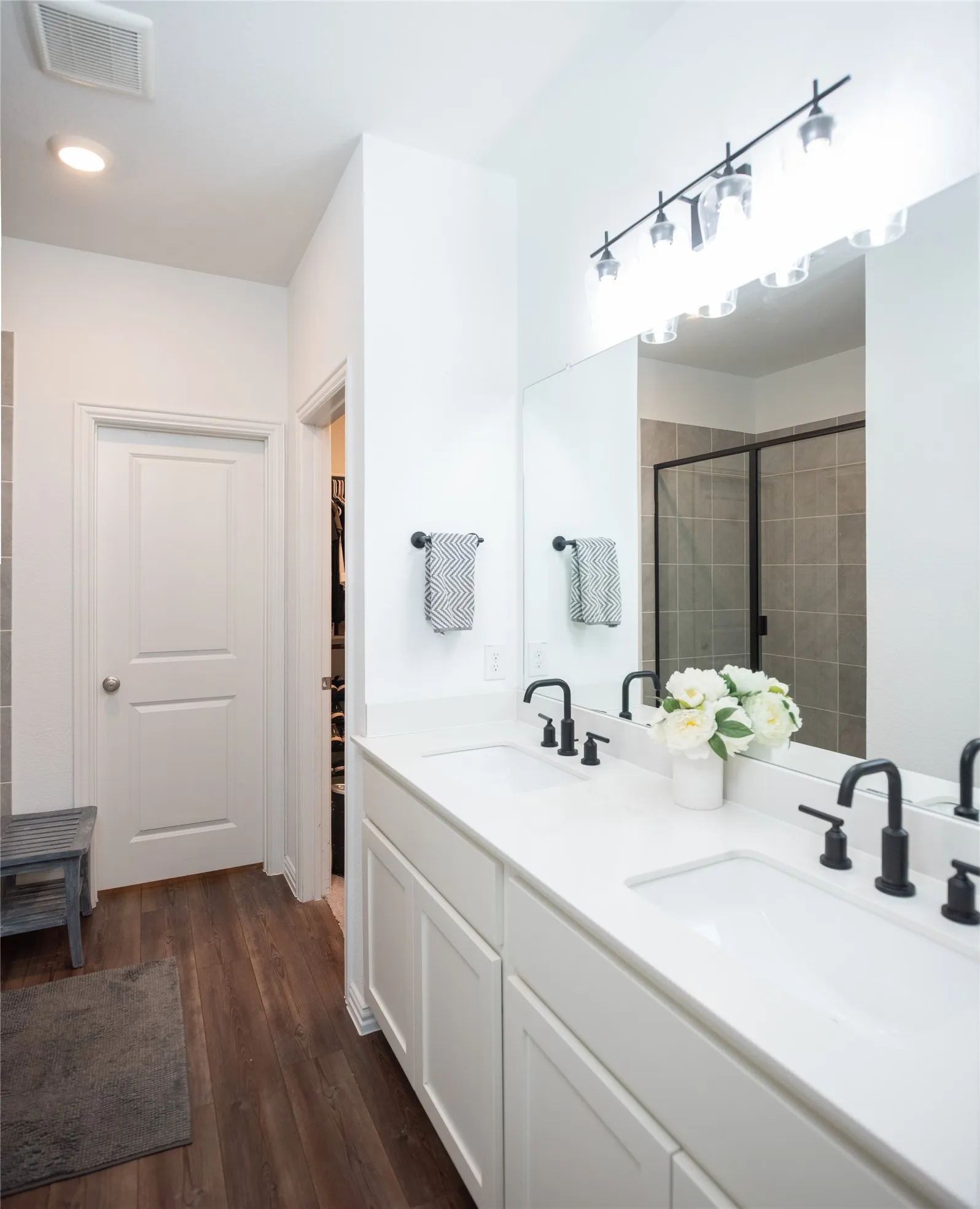 Single Family Residence For Sale in Collin County , 3826 Chicory Court, Melissa, Texas 75454, 3 Bedrooms, 3 Bathrooms, 2 Garage spaces, 2,133 Sqft, built in 2021, Price $415,000, mls#21194897, Real Estate Agent in Melissa, Homes For Sale in Collin county, Homes For Sale in Melissa, Realtor in Melissa Texas, Real Estate Brokerage Independent Realty Texas, Luminita Cordes Realtor