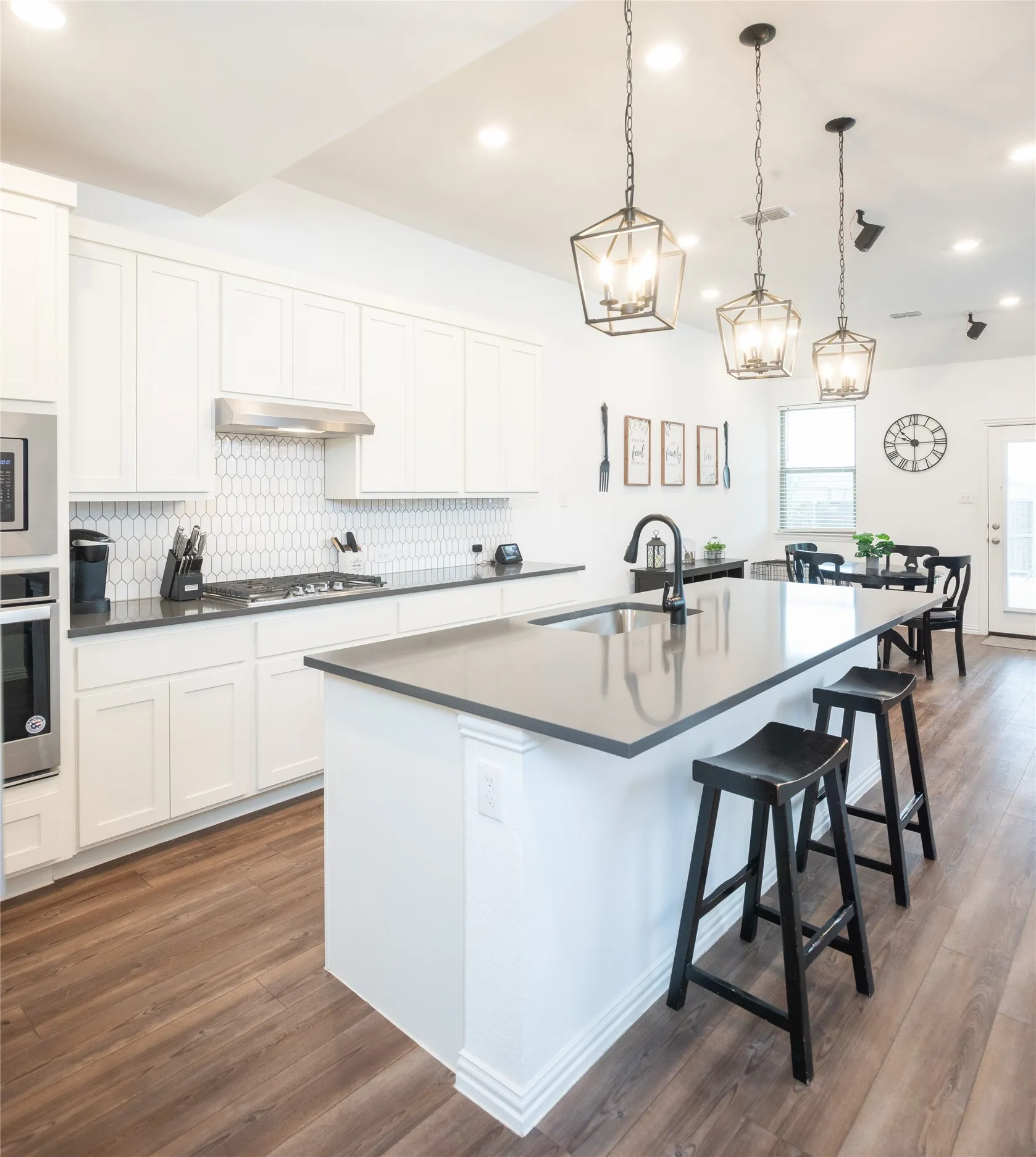 Single Family Residence For Sale in Collin County , 3826 Chicory Court, Melissa, Texas 75454, 3 Bedrooms, 3 Bathrooms, 2 Garage spaces, 2,133 Sqft, built in 2021, Price $415,000, mls#21194897, Real Estate Agent in Melissa, Homes For Sale in Collin county, Homes For Sale in Melissa, Realtor in Melissa Texas, Real Estate Brokerage Independent Realty Texas, Luminita Cordes Realtor