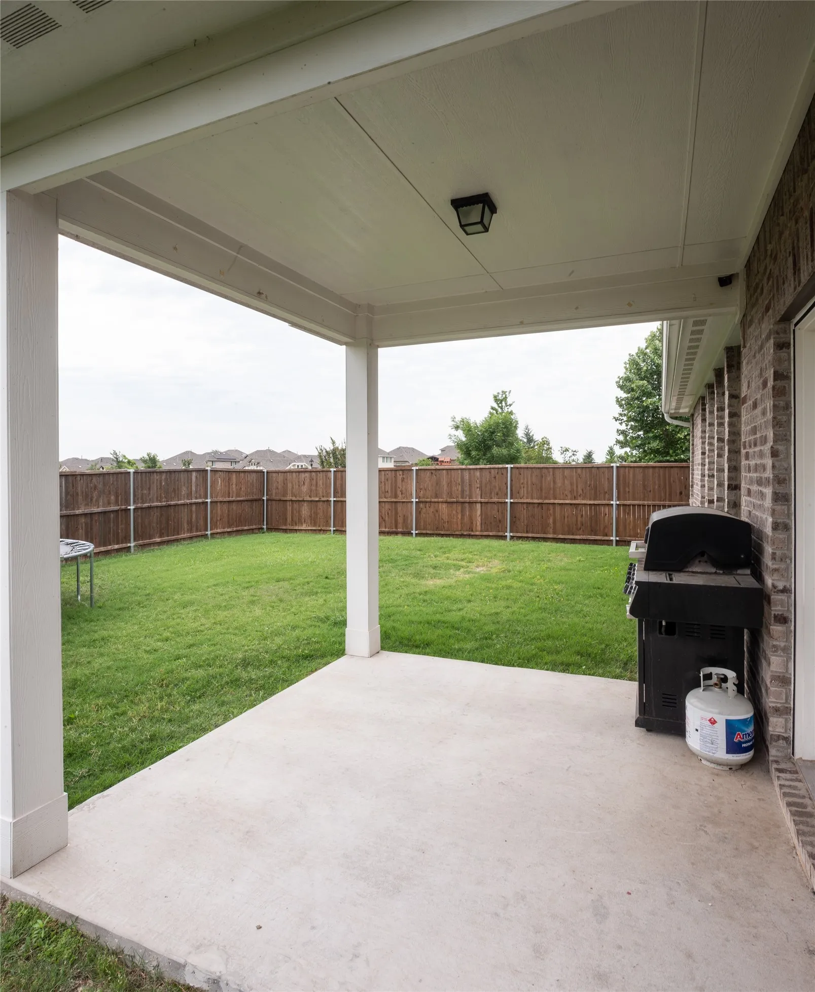 Single Family Residence For Sale in Collin County , 3826 Chicory Court, Melissa, Texas 75454, 3 Bedrooms, 3 Bathrooms, 2 Garage spaces, 2,133 Sqft, built in 2021, Price $415,000, mls#21194897, Real Estate Agent in Melissa, Homes For Sale in Collin county, Homes For Sale in Melissa, Realtor in Melissa Texas, Real Estate Brokerage Independent Realty Texas, Luminita Cordes Realtor