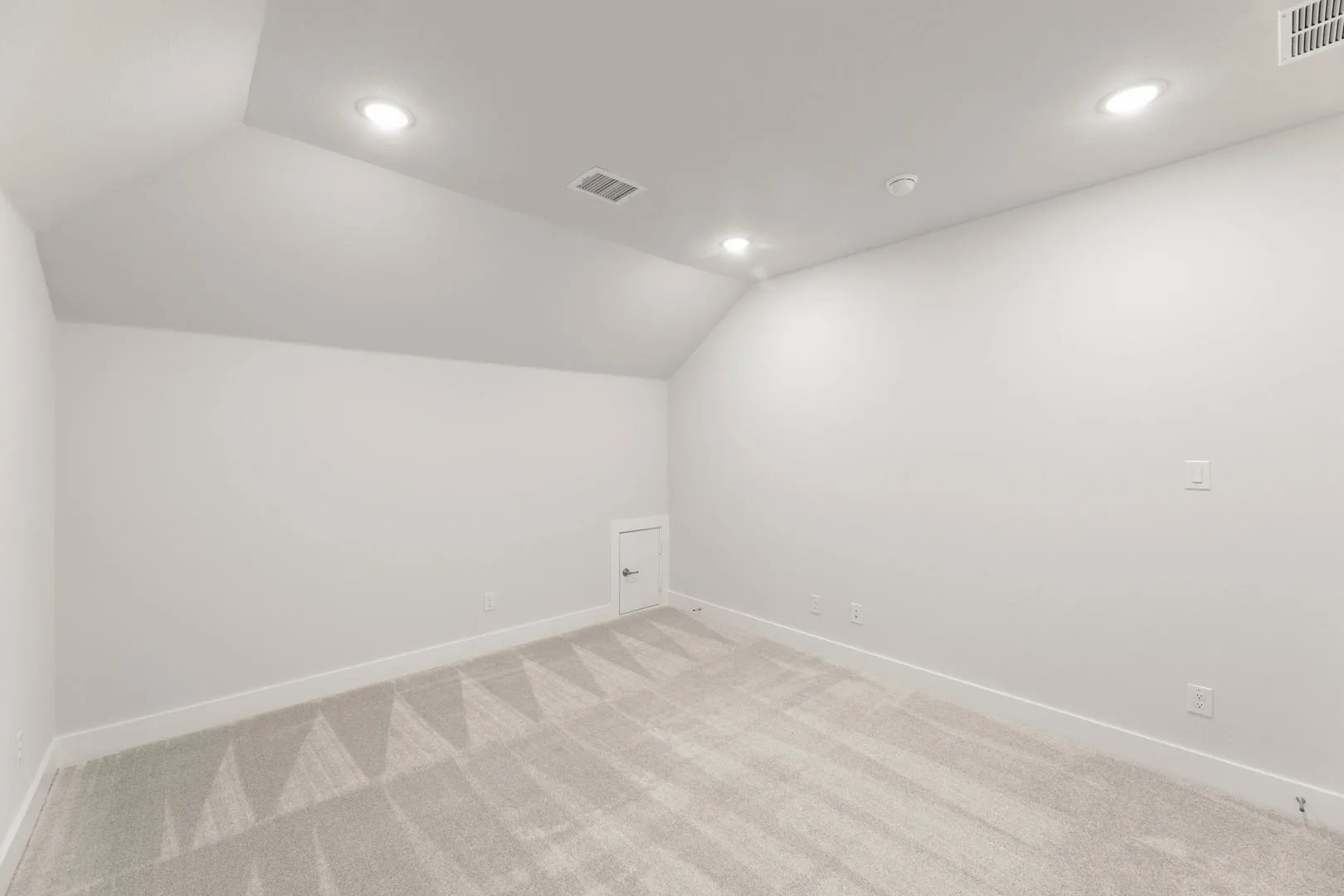 605 Aberdeen-Media Room-1