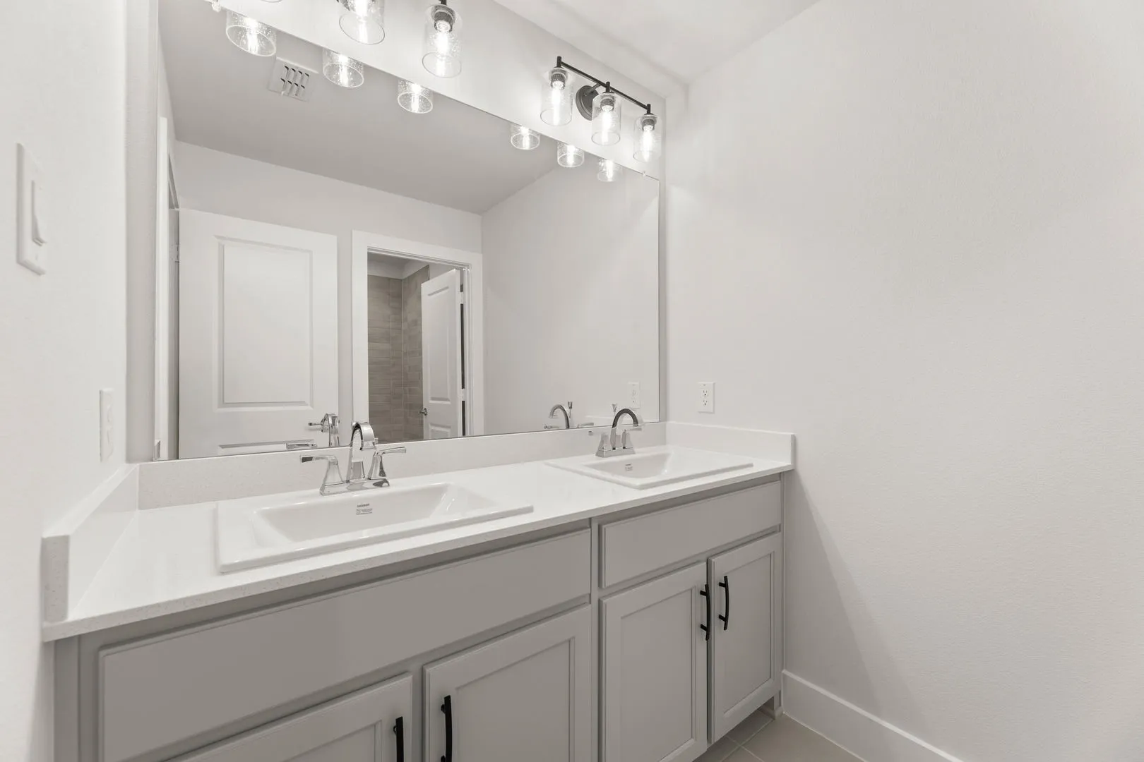 605 Aberdeen-Bathroom-2