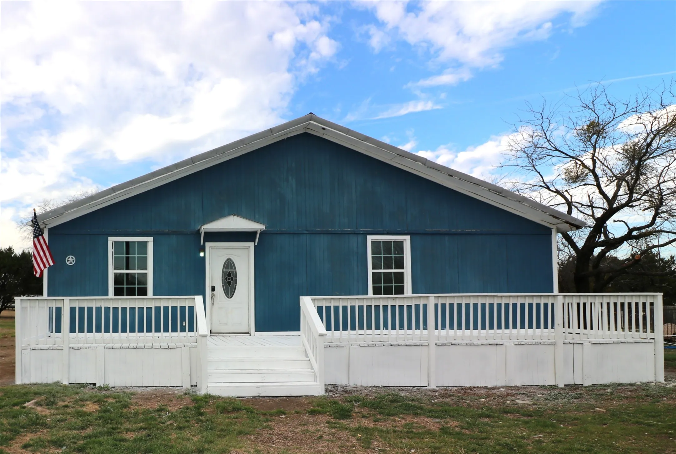 Single Family Residence For Sale in Hood County , 3026 Hilltop Road, Granbury, Texas 76048, 4 Bedroom, 2 Bathroom, Garage spaces, 2,000 Sqft, built in 2010, Preowned, mls#21184130, Real Estate Agent in Granbury, Homes For Sale in Hood county, Homes For Sale in Granbury, Realtor in Granbury Texas, Real Estate Brokerage Independent Realty Texas, Luminita Cordes Realtor
