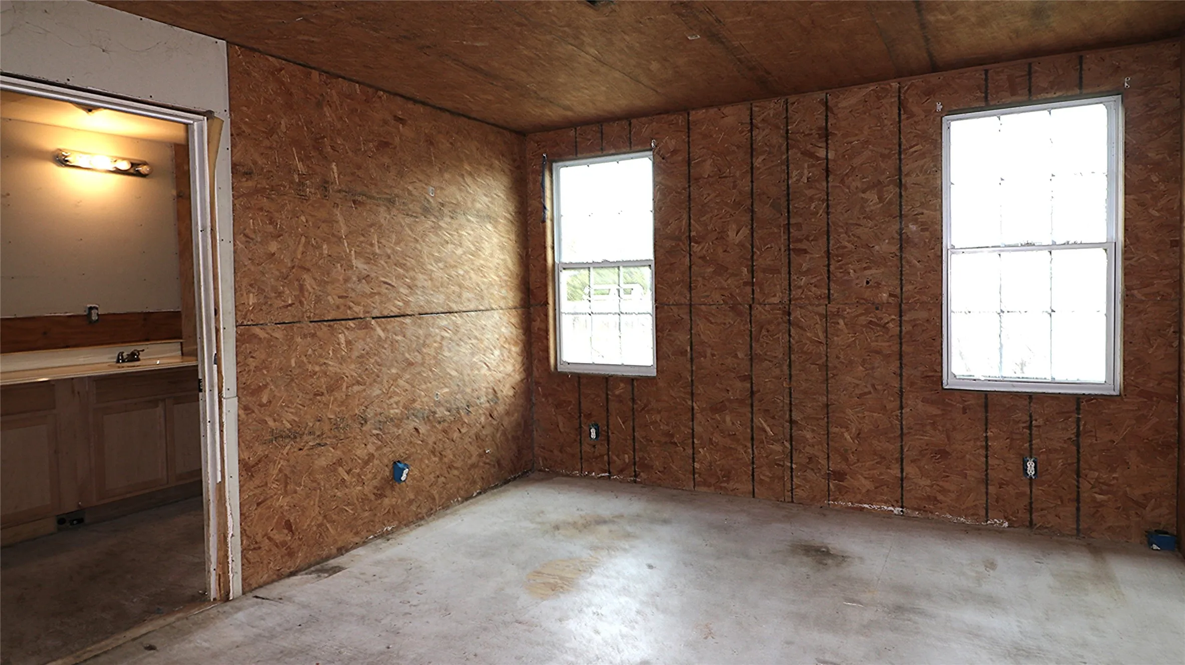 Single Family Residence For Sale in Hood County , 3026 Hilltop Road, Granbury, Texas 76048, 4 Bedroom, 2 Bathroom, Garage spaces, 2,000 Sqft, built in 2010, Preowned, mls#21184130, Real Estate Agent in Granbury, Homes For Sale in Hood county, Homes For Sale in Granbury, Realtor in Granbury Texas, Real Estate Brokerage Independent Realty Texas, Luminita Cordes Realtor