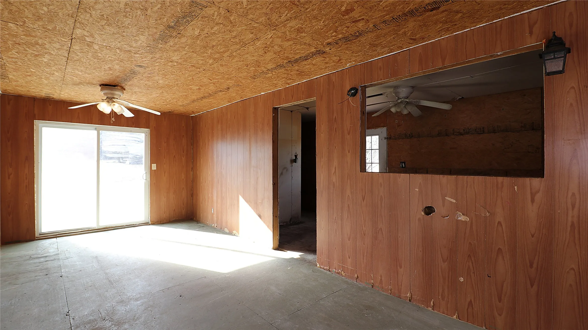 Single Family Residence For Sale in Hood County , 3026 Hilltop Road, Granbury, Texas 76048, 4 Bedroom, 2 Bathroom, Garage spaces, 2,000 Sqft, built in 2010, Preowned, mls#21184130, Real Estate Agent in Granbury, Homes For Sale in Hood county, Homes For Sale in Granbury, Realtor in Granbury Texas, Real Estate Brokerage Independent Realty Texas, Luminita Cordes Realtor