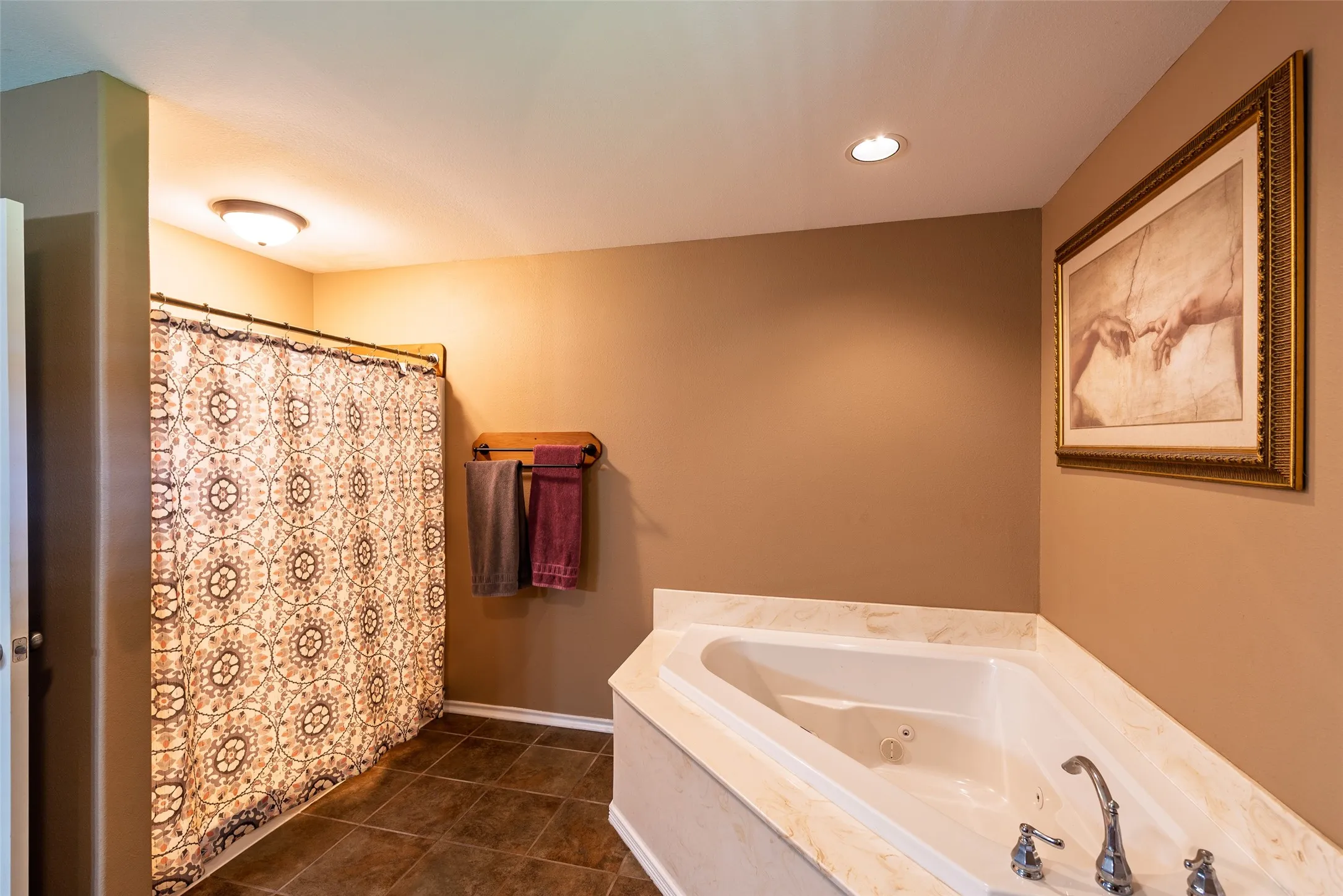 Single Family Residence For Sale in Cass County , 6888 FM 2888, Naples, Texas 75568, 5 Bedroom, 4 Bathroom, 1 Garage spaces, 3,690 Sqft, built in 2008, Preowned, mls#21193816, Real Estate Agent in Naples, Homes For Sale in Cass county, Homes For Sale in Naples, Realtor in Naples Texas, Real Estate Brokerage Independent Realty Texas, Luminita Cordes Realtor