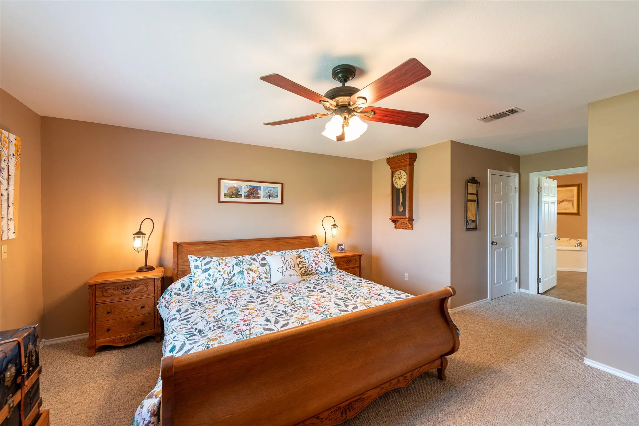 Single Family Residence For Sale in Cass County , 6888 FM 2888, Naples, Texas 75568, 5 Bedroom, 4 Bathroom, 1 Garage spaces, 3,690 Sqft, built in 2008, Preowned, mls#21193816, Real Estate Agent in Naples, Homes For Sale in Cass county, Homes For Sale in Naples, Realtor in Naples Texas, Real Estate Brokerage Independent Realty Texas, Luminita Cordes Realtor