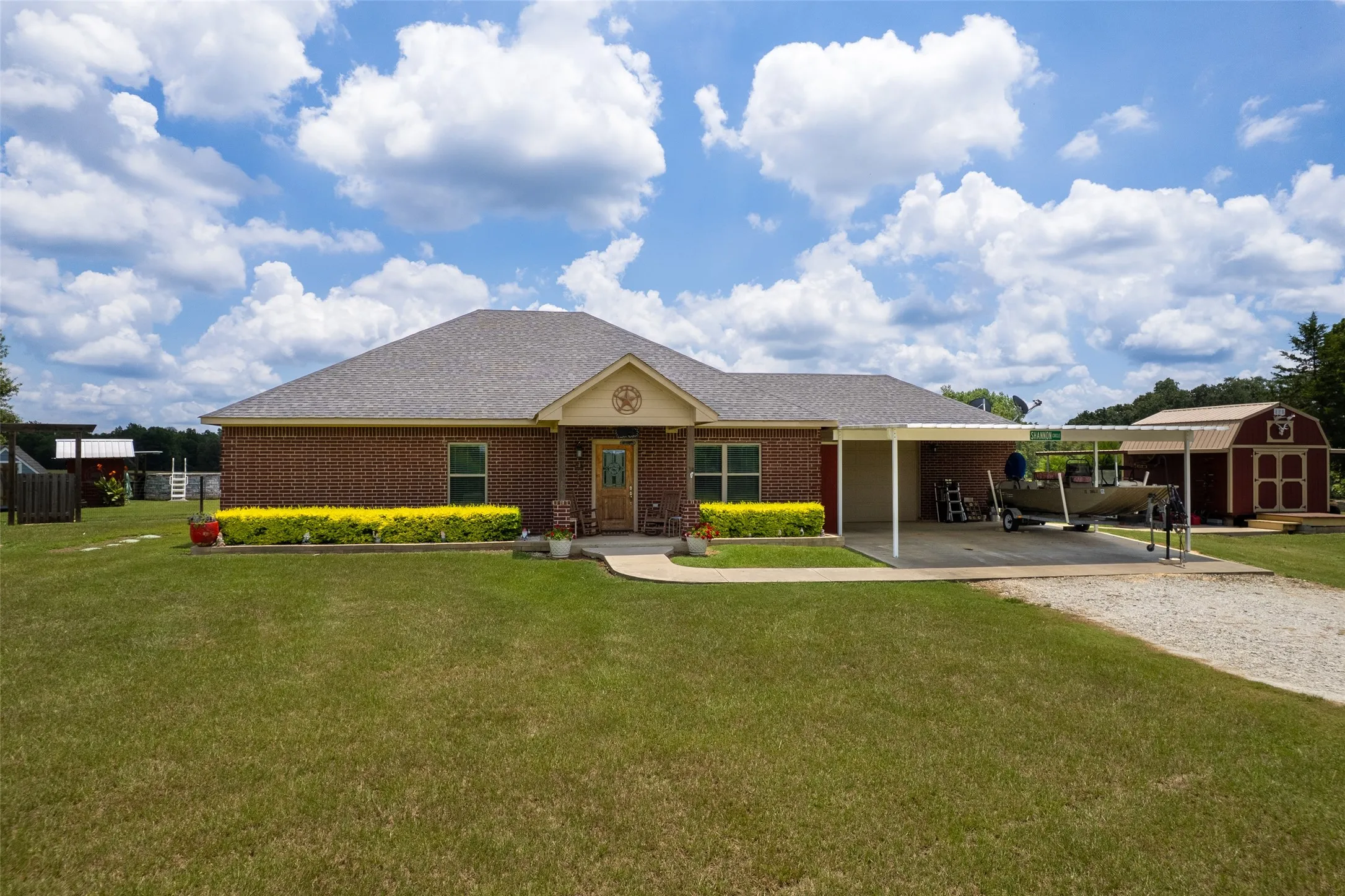 Single Family Residence For Sale in Cass County , 6888 FM 2888, Naples, Texas 75568, 5 Bedroom, 4 Bathroom, 1 Garage spaces, 3,690 Sqft, built in 2008, Preowned, mls#21193816, Real Estate Agent in Naples, Homes For Sale in Cass county, Homes For Sale in Naples, Realtor in Naples Texas, Real Estate Brokerage Independent Realty Texas, Luminita Cordes Realtor
