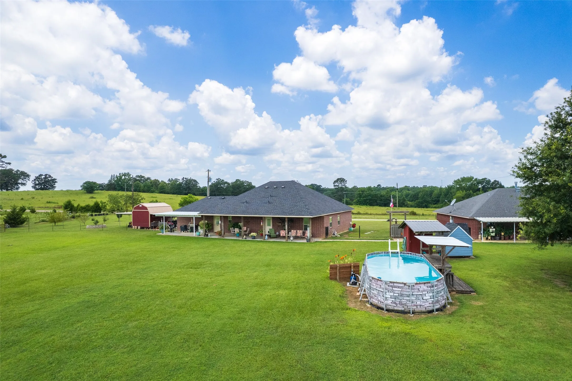 Single Family Residence For Sale in Cass County , 6888 FM 2888, Naples, Texas 75568, 5 Bedroom, 4 Bathroom, 1 Garage spaces, 3,690 Sqft, built in 2008, Preowned, mls#21193816, Real Estate Agent in Naples, Homes For Sale in Cass county, Homes For Sale in Naples, Realtor in Naples Texas, Real Estate Brokerage Independent Realty Texas, Luminita Cordes Realtor