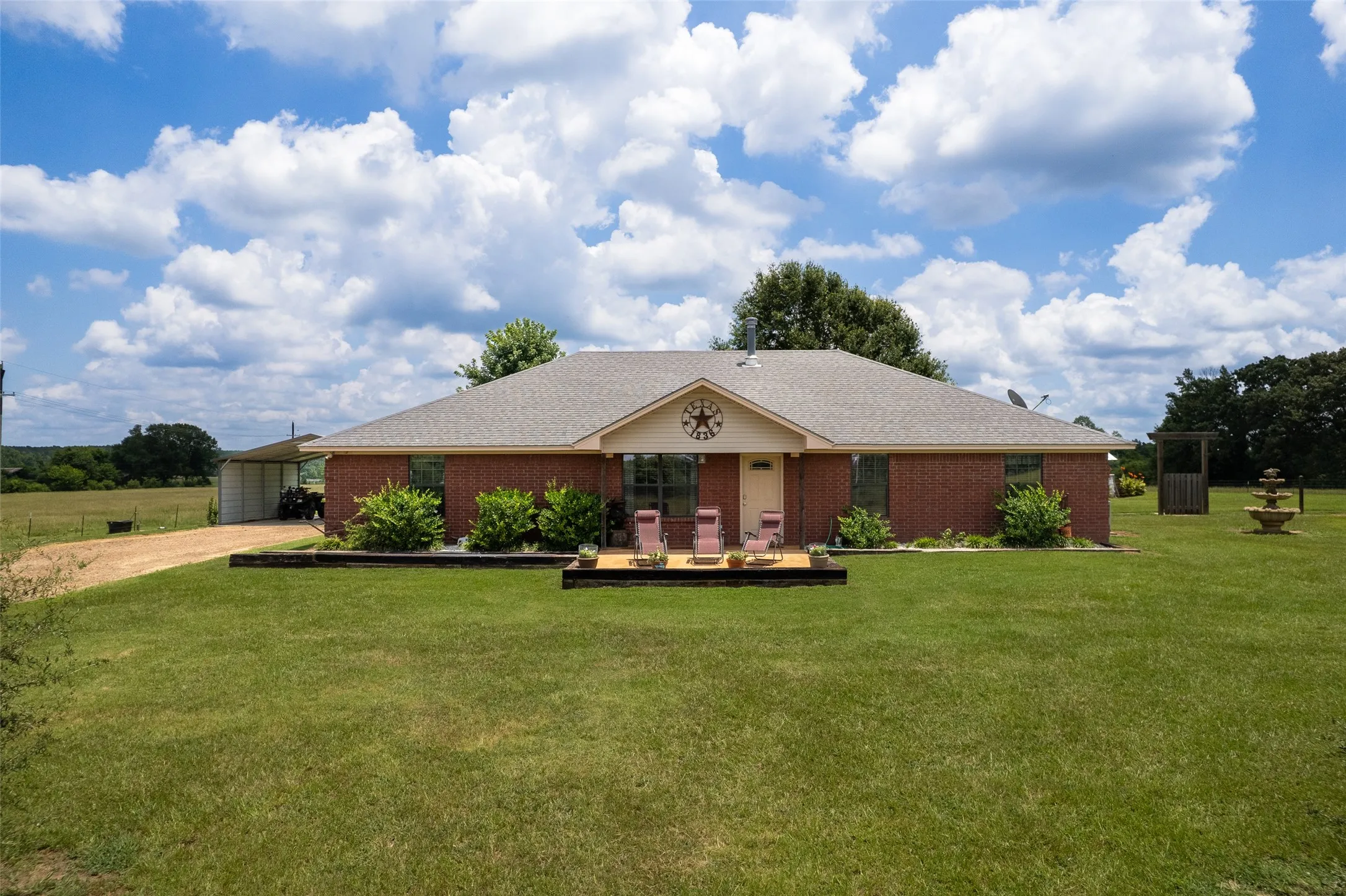Single Family Residence For Sale in Cass County , 6888 FM 2888, Naples, Texas 75568, 5 Bedroom, 4 Bathroom, 1 Garage spaces, 3,690 Sqft, built in 2008, Preowned, mls#21193816, Real Estate Agent in Naples, Homes For Sale in Cass county, Homes For Sale in Naples, Realtor in Naples Texas, Real Estate Brokerage Independent Realty Texas, Luminita Cordes Realtor