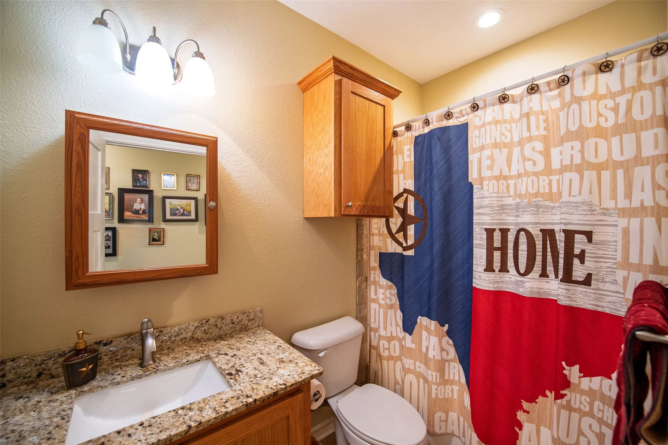 Single Family Residence For Sale in Cass County , 6888 FM 2888, Naples, Texas 75568, 5 Bedroom, 4 Bathroom, 1 Garage spaces, 3,690 Sqft, built in 2008, Preowned, mls#21193816, Real Estate Agent in Naples, Homes For Sale in Cass county, Homes For Sale in Naples, Realtor in Naples Texas, Real Estate Brokerage Independent Realty Texas, Luminita Cordes Realtor