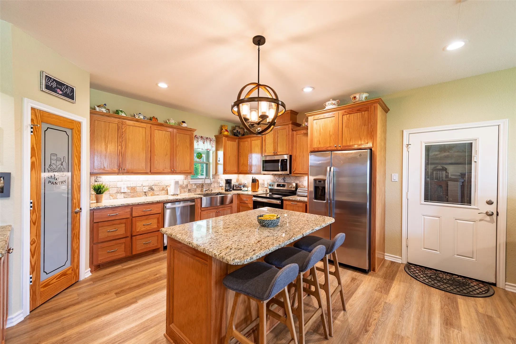 Single Family Residence For Sale in Cass County , 6888 FM 2888, Naples, Texas 75568, 5 Bedroom, 4 Bathroom, 1 Garage spaces, 3,690 Sqft, built in 2008, Preowned, mls#21193816, Real Estate Agent in Naples, Homes For Sale in Cass county, Homes For Sale in Naples, Realtor in Naples Texas, Real Estate Brokerage Independent Realty Texas, Luminita Cordes Realtor