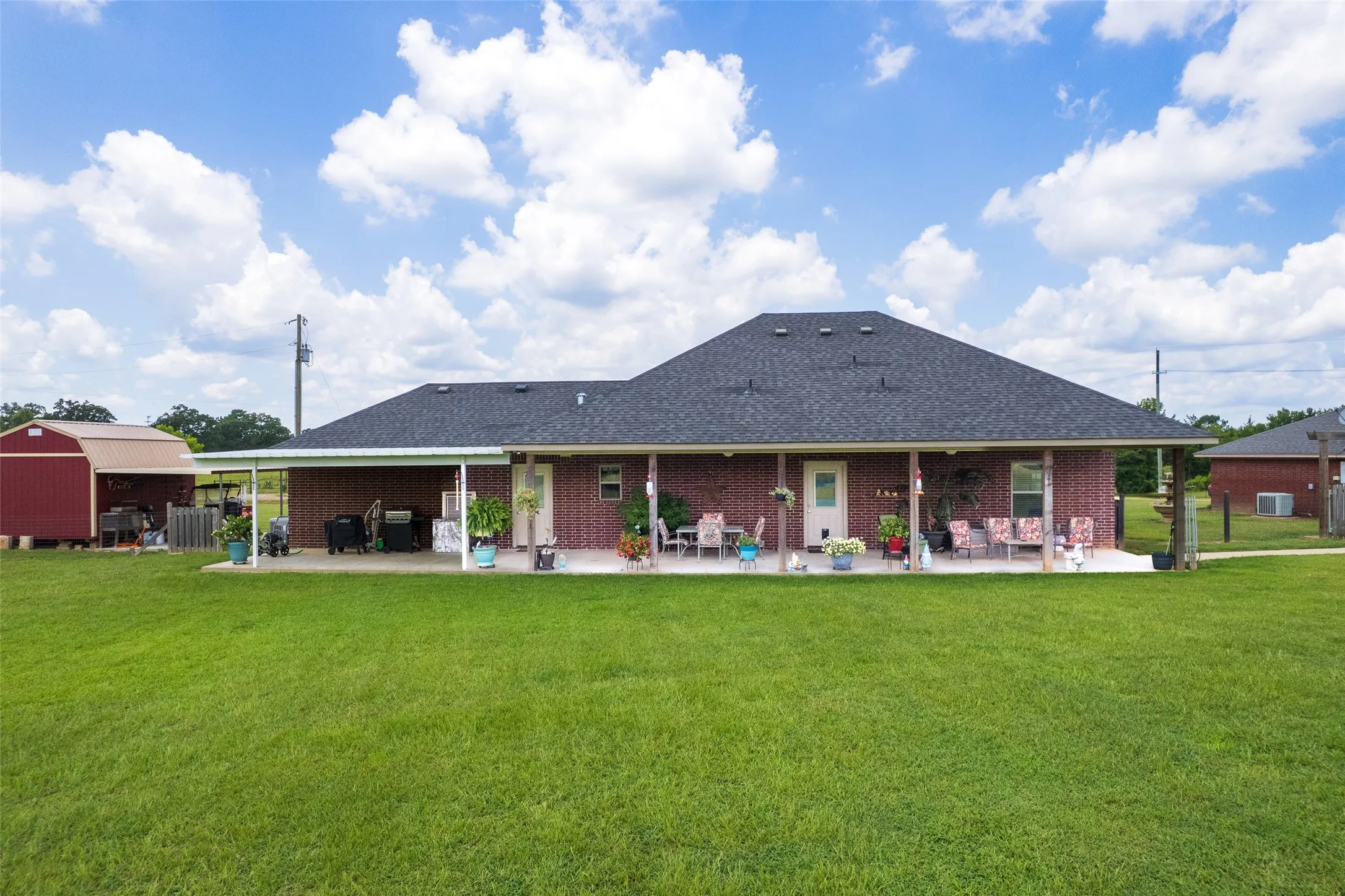Single Family Residence For Sale in Cass County , 6888 FM 2888, Naples, Texas 75568, 5 Bedroom, 4 Bathroom, 1 Garage spaces, 3,690 Sqft, built in 2008, Preowned, mls#21193816, Real Estate Agent in Naples, Homes For Sale in Cass county, Homes For Sale in Naples, Realtor in Naples Texas, Real Estate Brokerage Independent Realty Texas, Luminita Cordes Realtor