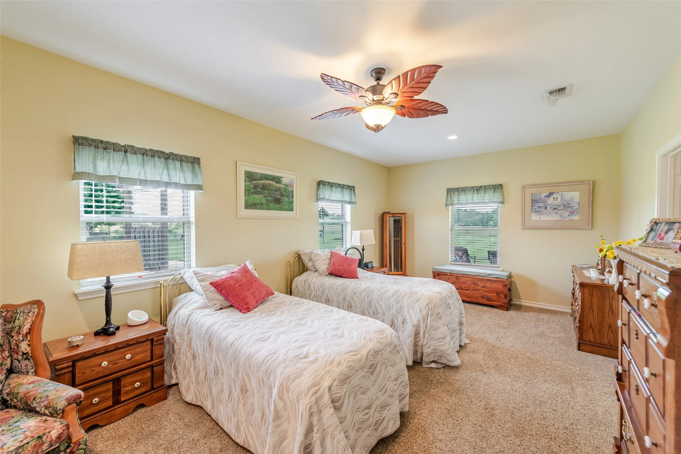 Single Family Residence For Sale in Cass County , 6888 FM 2888, Naples, Texas 75568, 5 Bedroom, 4 Bathroom, 1 Garage spaces, 3,690 Sqft, built in 2008, Preowned, mls#21193816, Real Estate Agent in Naples, Homes For Sale in Cass county, Homes For Sale in Naples, Realtor in Naples Texas, Real Estate Brokerage Independent Realty Texas, Luminita Cordes Realtor