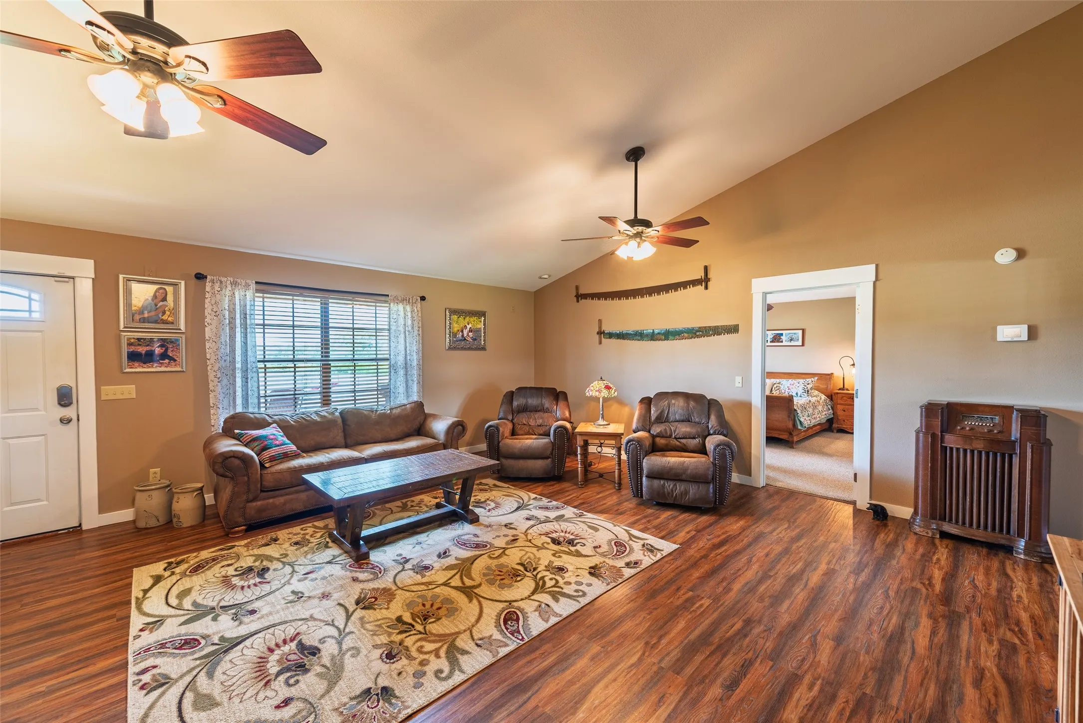 Single Family Residence For Sale in Cass County , 6888 FM 2888, Naples, Texas 75568, 5 Bedroom, 4 Bathroom, 1 Garage spaces, 3,690 Sqft, built in 2008, Preowned, mls#21193816, Real Estate Agent in Naples, Homes For Sale in Cass county, Homes For Sale in Naples, Realtor in Naples Texas, Real Estate Brokerage Independent Realty Texas, Luminita Cordes Realtor
