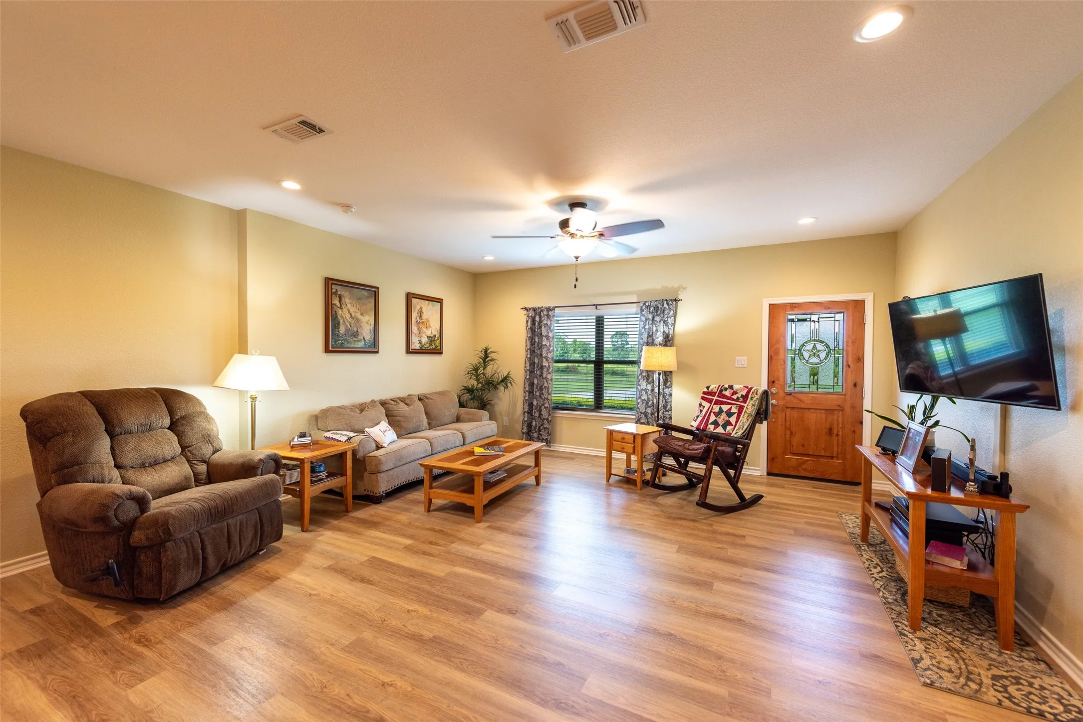 Single Family Residence For Sale in Cass County , 6888 FM 2888, Naples, Texas 75568, 5 Bedroom, 4 Bathroom, 1 Garage spaces, 3,690 Sqft, built in 2008, Preowned, mls#21193816, Real Estate Agent in Naples, Homes For Sale in Cass county, Homes For Sale in Naples, Realtor in Naples Texas, Real Estate Brokerage Independent Realty Texas, Luminita Cordes Realtor