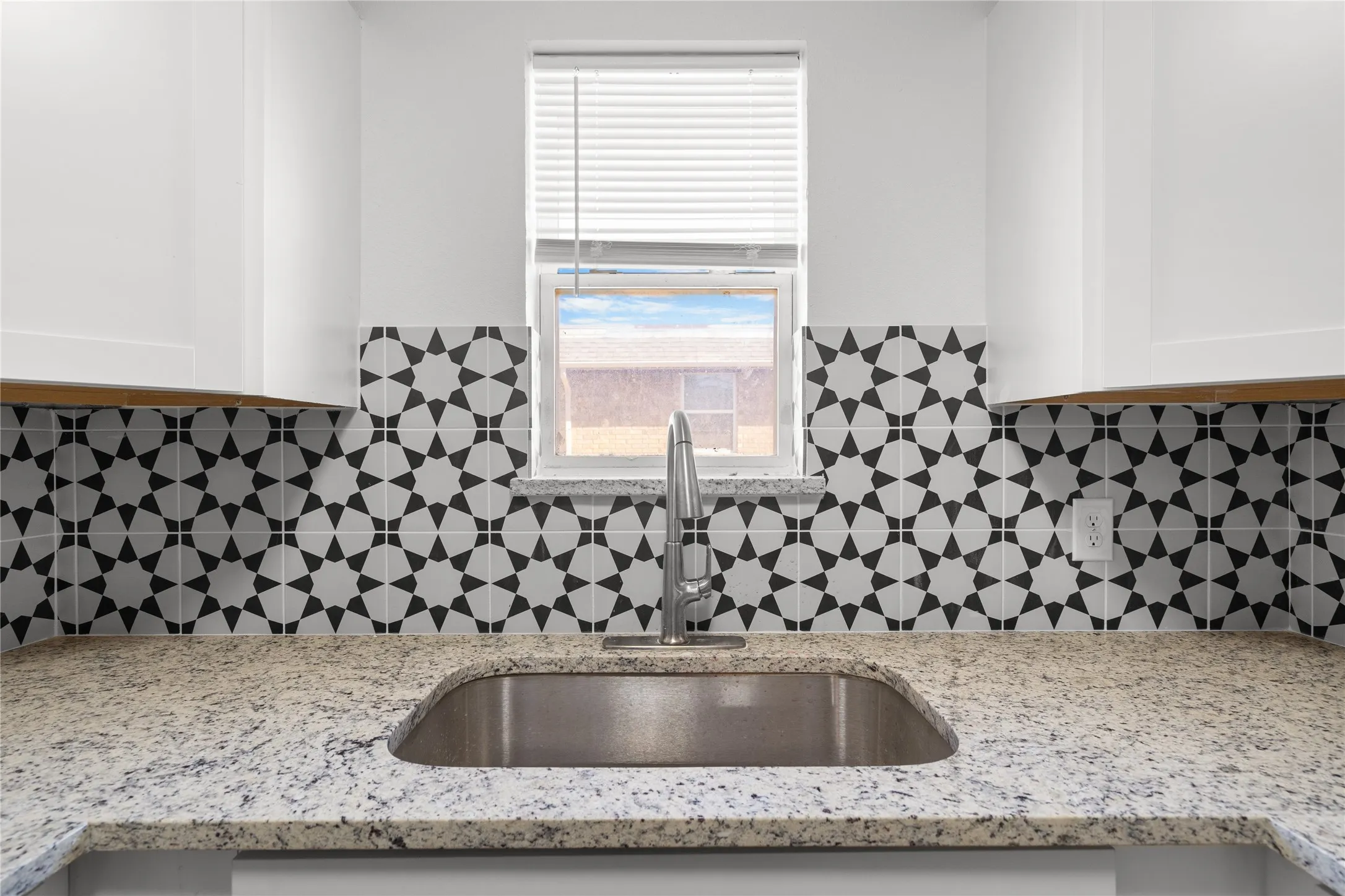 Apartment For Sale in Denton County , 2404 Louise Street 2404 & 2420, Denton, Texas 76201, 47 Bedrooms, 24 Bathrooms, Garage spaces, 9,720 Sqft, built in 1967, Preowned, Price $4,300,000, mls#21194900, Real Estate Agent in Denton, Homes For Sale in Denton county, Homes For Sale in Denton, Realtor in Denton Texas, Real Estate Brokerage Independent Realty Texas, Luminita Cordes Realtor