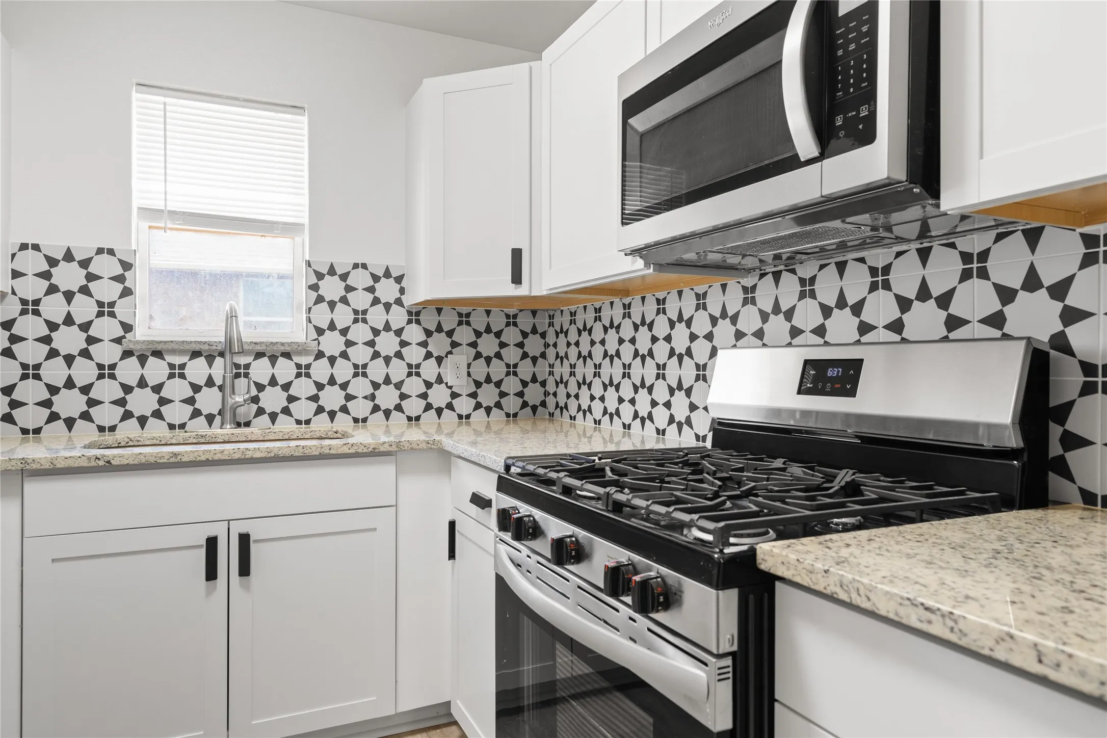 Apartment For Sale in Denton County , 2404 Louise Street 2404 & 2420, Denton, Texas 76201, 47 Bedrooms, 24 Bathrooms, Garage spaces, 9,720 Sqft, built in 1967, Preowned, Price $4,300,000, mls#21194900, Real Estate Agent in Denton, Homes For Sale in Denton county, Homes For Sale in Denton, Realtor in Denton Texas, Real Estate Brokerage Independent Realty Texas, Luminita Cordes Realtor