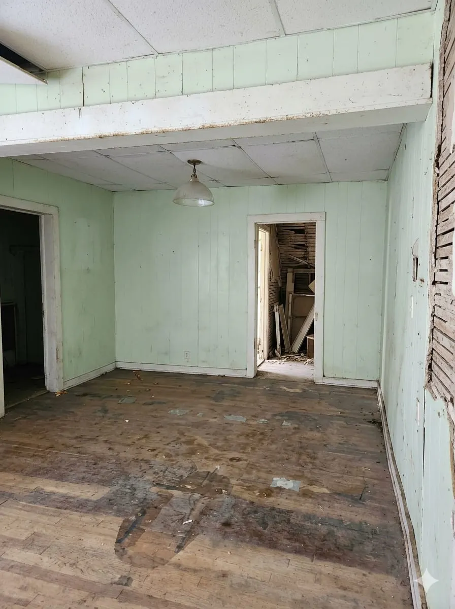 Single Family Residence For Sale in Comanche County , 501 N Houston Street, De Leon, Texas 76444, 3 Bedrooms, 2 Bathrooms, Garage spaces, 1,506 Sqft, built in 1920, Price $54,000, mls#21178026, Real Estate Agent in De Leon, Homes For Sale in Comanche county, Homes For Sale in De Leon, Realtor in De Leon Texas, Real Estate Brokerage Independent Realty Texas, Luminita Cordes Realtor