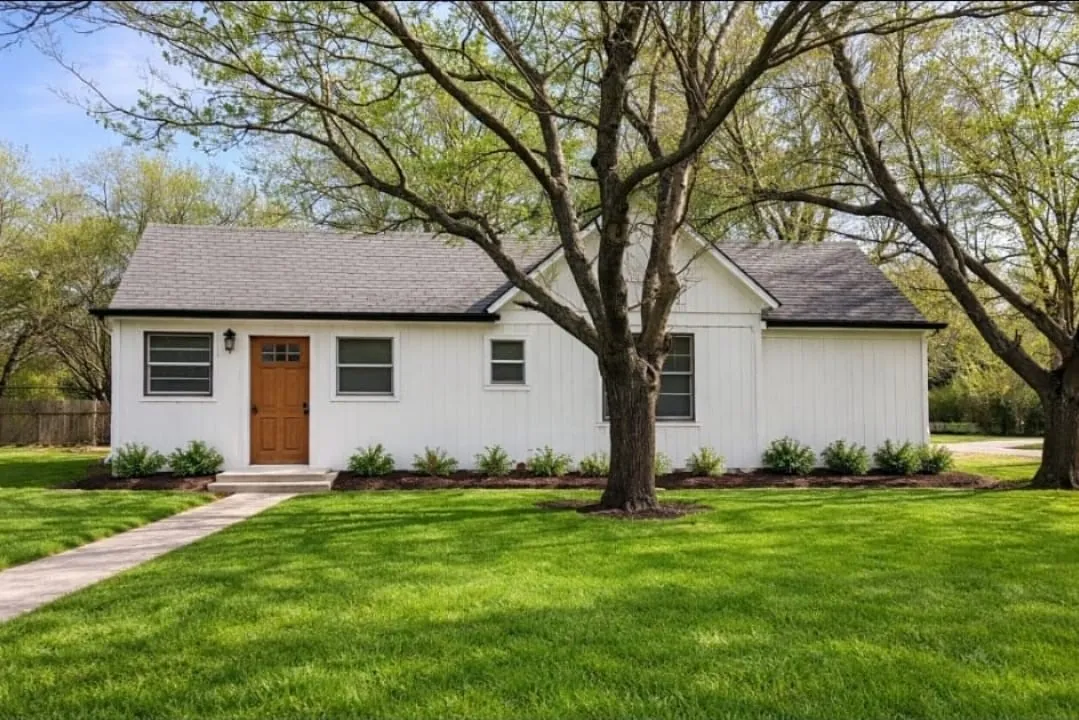 Single Family Residence For Sale in Comanche County , 501 N Houston Street, De Leon, Texas 76444, 3 Bedrooms, 2 Bathrooms, Garage spaces, 1,506 Sqft, built in 1920, Price $54,000, mls#21178026, Real Estate Agent in De Leon, Homes For Sale in Comanche county, Homes For Sale in De Leon, Realtor in De Leon Texas, Real Estate Brokerage Independent Realty Texas, Luminita Cordes Realtor