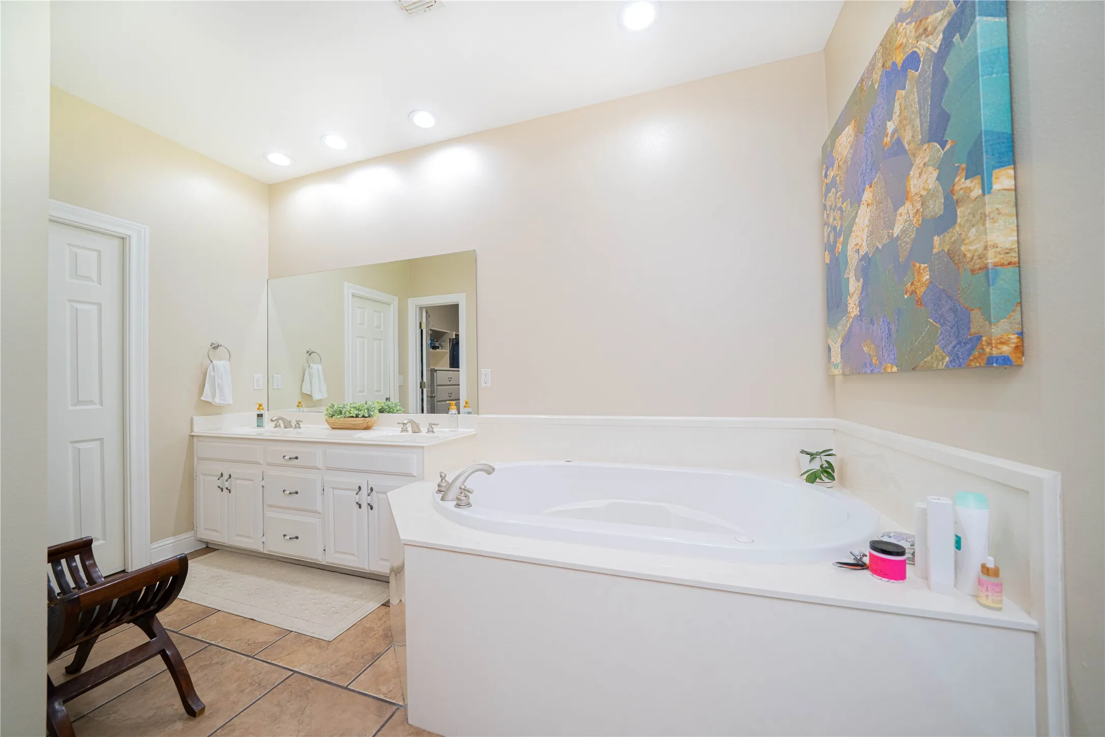 Single Family Residence For Sale in Titus County , 370 Bass Creek Trail, Mt Pleasant, Texas 75455, 4 Bedroom, 3 Bathroom, 2 Garage spaces, 2,595 Sqft, built in 2002, Preowned, mls#21195659, Real Estate Agent in Mt Pleasant, Homes For Sale in Titus county, Homes For Sale in Mt Pleasant, Realtor in Mt Pleasant Texas, Real Estate Brokerage Independent Realty Texas, Luminita Cordes Realtor