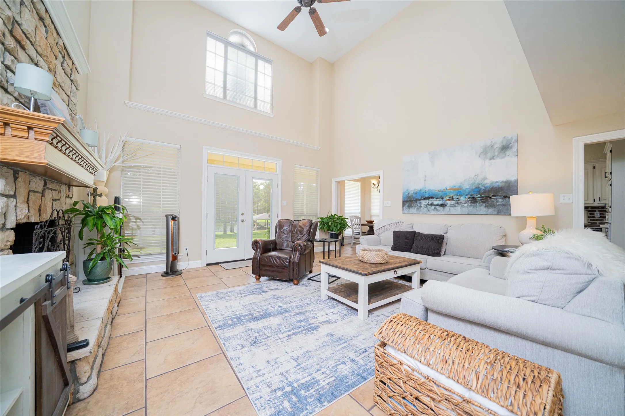 Single Family Residence For Sale in Titus County , 370 Bass Creek Trail, Mt Pleasant, Texas 75455, 4 Bedroom, 3 Bathroom, 2 Garage spaces, 2,595 Sqft, built in 2002, Preowned, mls#21195659, Real Estate Agent in Mt Pleasant, Homes For Sale in Titus county, Homes For Sale in Mt Pleasant, Realtor in Mt Pleasant Texas, Real Estate Brokerage Independent Realty Texas, Luminita Cordes Realtor