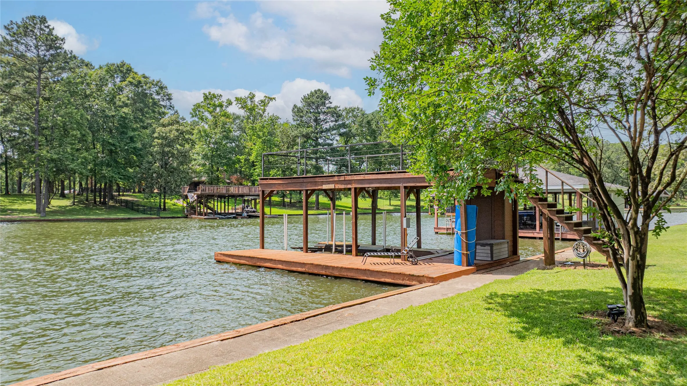 Single Family Residence For Sale in Titus County , 370 Bass Creek Trail, Mt Pleasant, Texas 75455, 4 Bedroom, 3 Bathroom, 2 Garage spaces, 2,595 Sqft, built in 2002, Preowned, mls#21195659, Real Estate Agent in Mt Pleasant, Homes For Sale in Titus county, Homes For Sale in Mt Pleasant, Realtor in Mt Pleasant Texas, Real Estate Brokerage Independent Realty Texas, Luminita Cordes Realtor