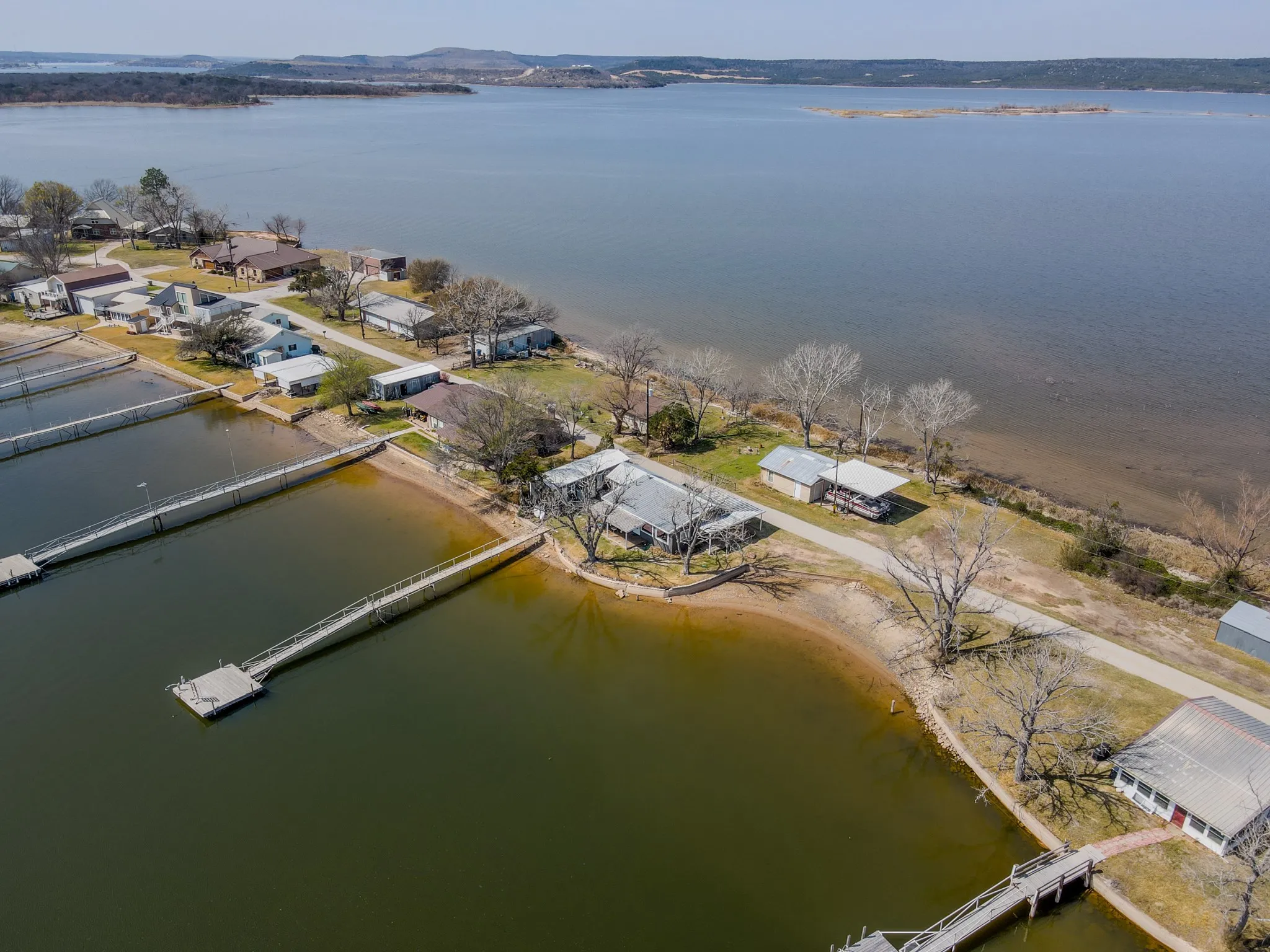 Single Family Residence For Sale in Palo Pinto County , 1203 Mc Ginnis Point, Graford, Texas 76449, 4 Bedroom, 2 Bathroom, 1 Garage spaces, 1,504 Sqft, built in 1980, Preowned, mls#21188448, Real Estate Agent in Graford, Homes For Sale in Palo Pinto county, Homes For Sale in Graford, Realtor in Graford Texas, Real Estate Brokerage Independent Realty Texas, Luminita Cordes Realtor