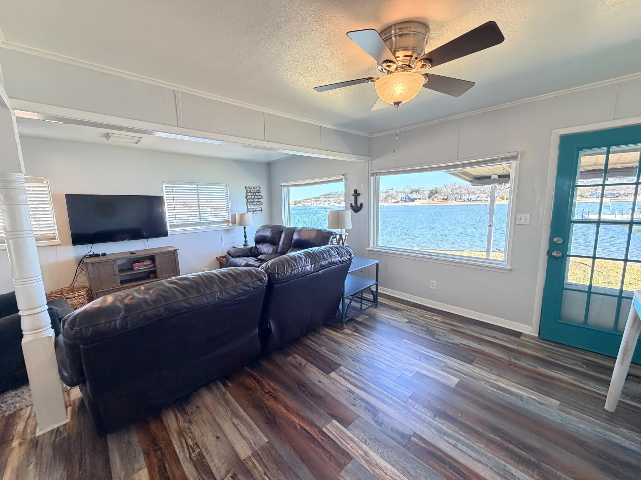 Single Family Residence For Sale in Palo Pinto County , 1203 Mc Ginnis Point, Graford, Texas 76449, 4 Bedroom, 2 Bathroom, 1 Garage spaces, 1,504 Sqft, built in 1980, Preowned, mls#21188448, Real Estate Agent in Graford, Homes For Sale in Palo Pinto county, Homes For Sale in Graford, Realtor in Graford Texas, Real Estate Brokerage Independent Realty Texas, Luminita Cordes Realtor