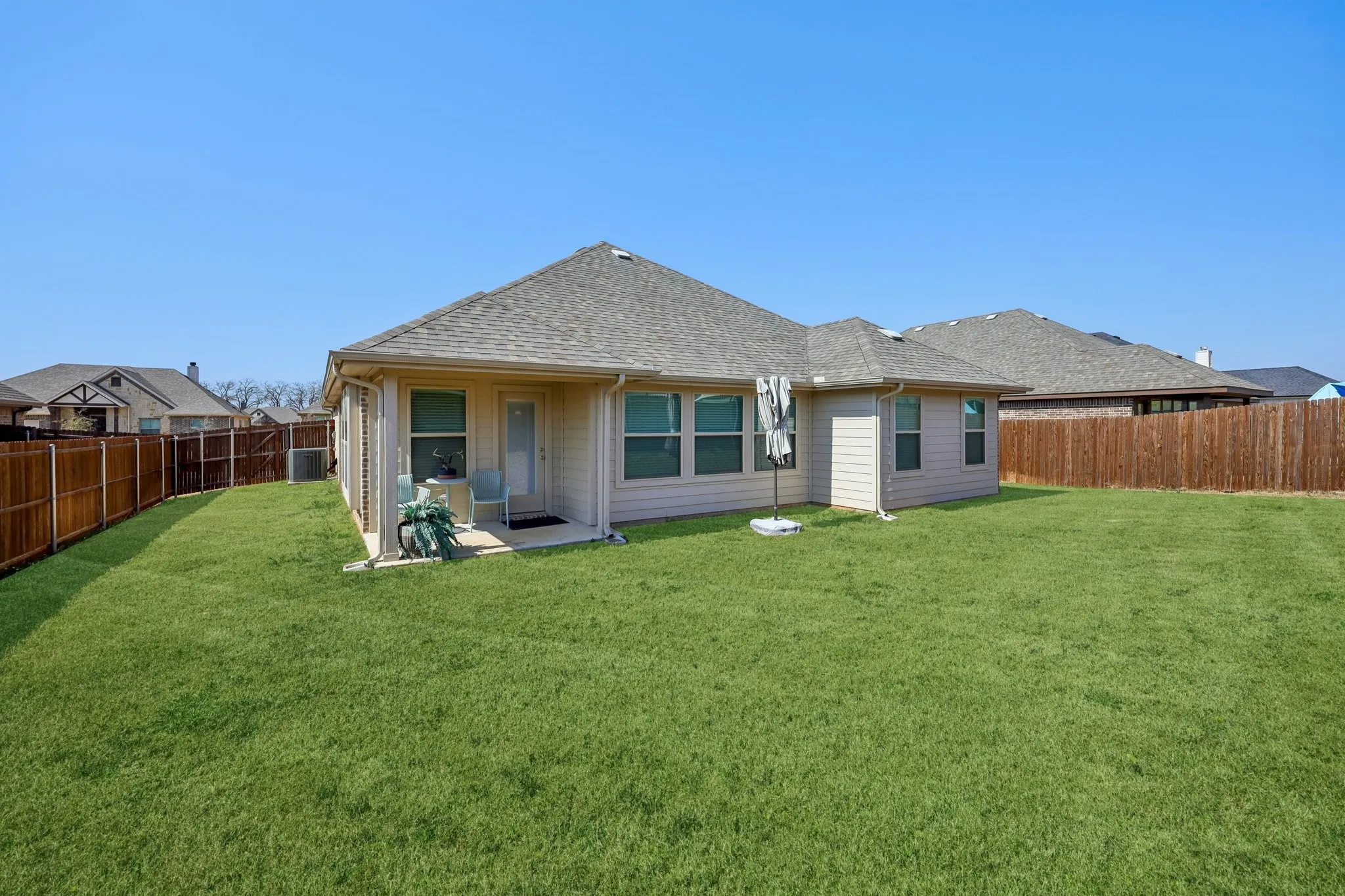 Single Family Residence For Sale in Parker County , 212 Magnolia Drive, Azle, Texas 76020, 3 Bedroom, 2 Bathroom, 2 Garage spaces, 1,730 Sqft, built in 2022, mls#21195685, Real Estate Agent in Azle, Homes For Sale in Parker county, Homes For Sale in Azle, Realtor in Azle Texas, Real Estate Brokerage Independent Realty Texas, Luminita Cordes Realtor