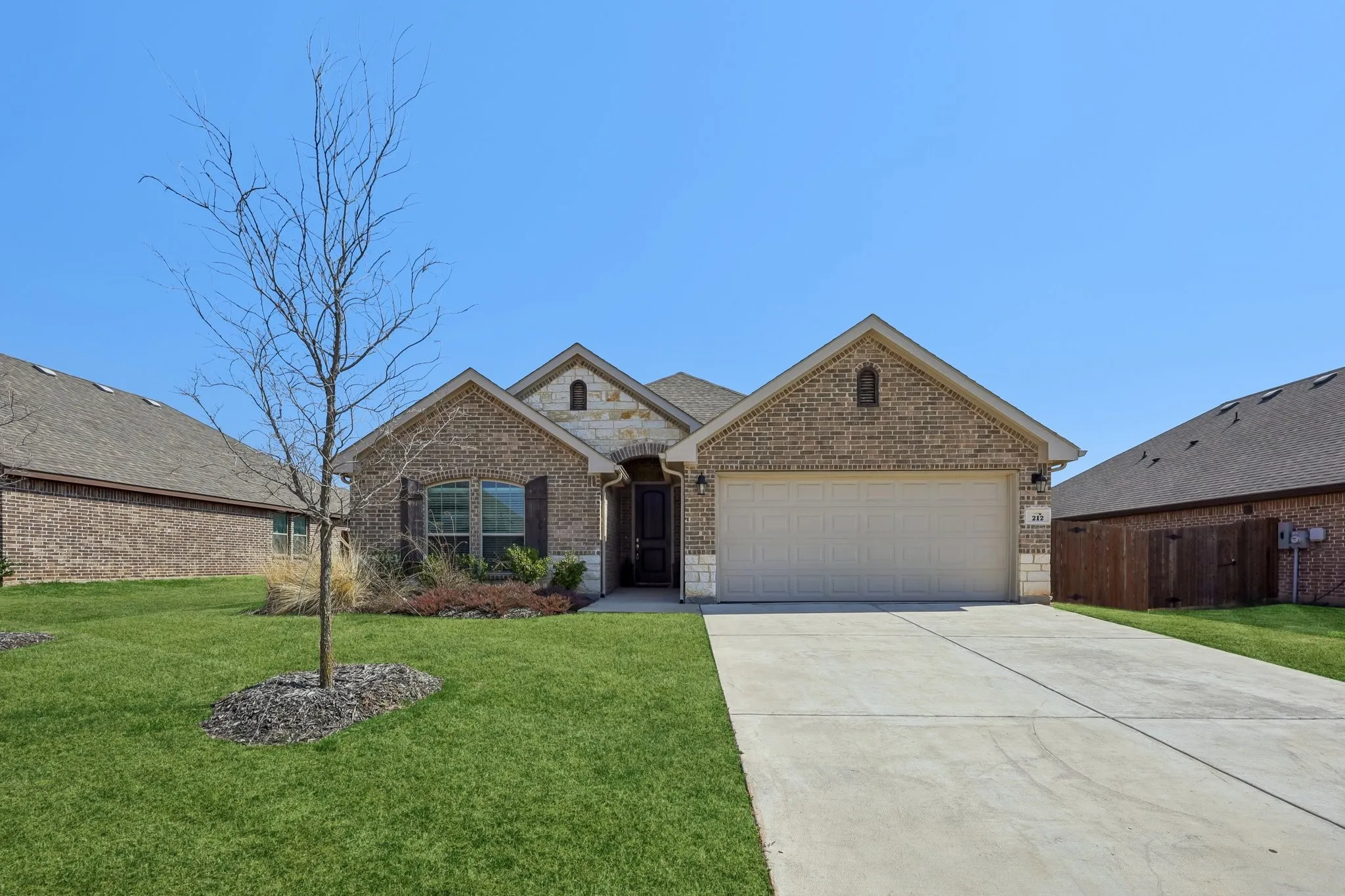 Single Family Residence For Sale in Parker County , 212 Magnolia Drive, Azle, Texas 76020, 3 Bedroom, 2 Bathroom, 2 Garage spaces, 1,730 Sqft, built in 2022, mls#21195685, Real Estate Agent in Azle, Homes For Sale in Parker county, Homes For Sale in Azle, Realtor in Azle Texas, Real Estate Brokerage Independent Realty Texas, Luminita Cordes Realtor