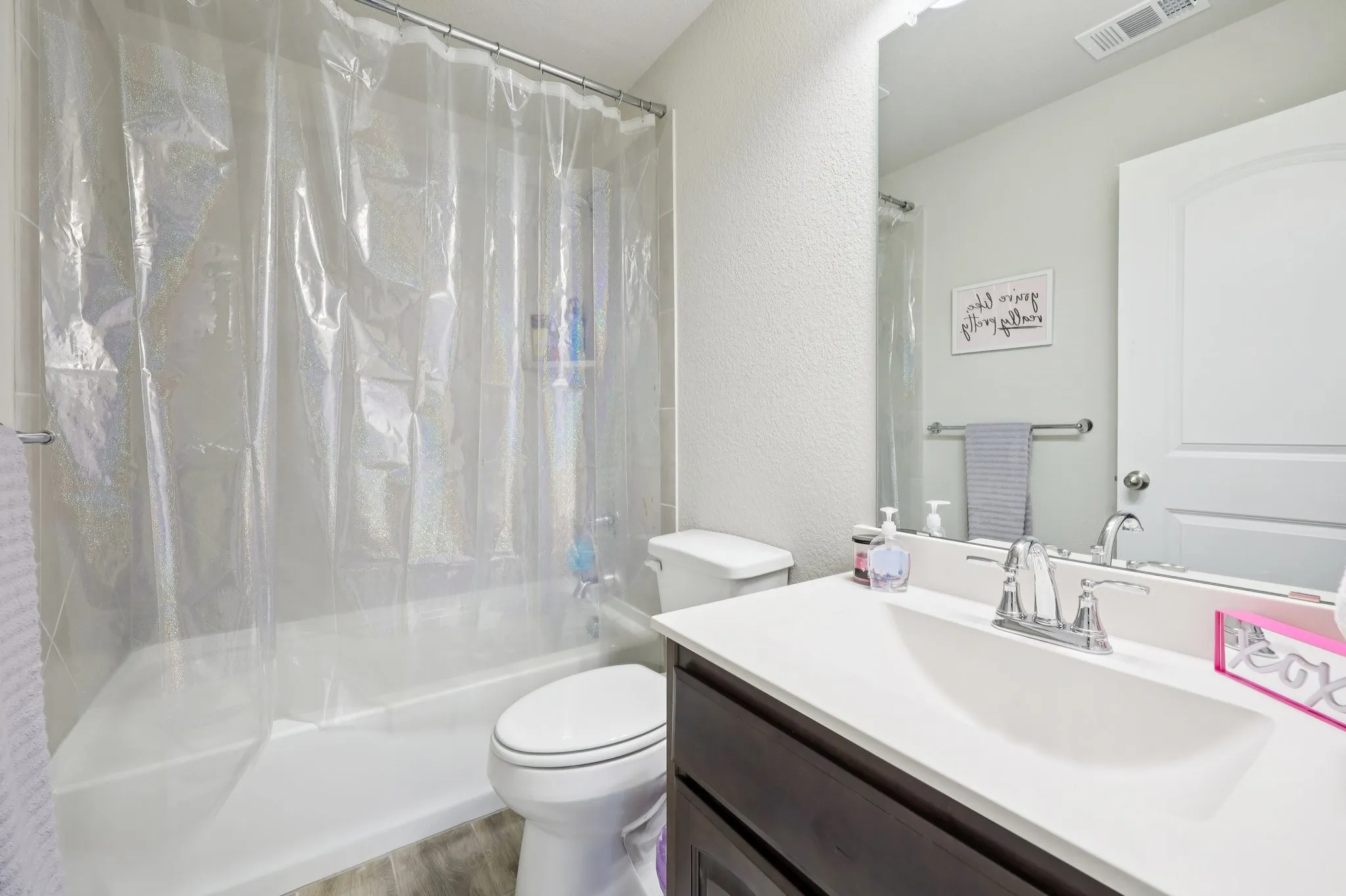 Single Family Residence For Sale in Parker County , 212 Magnolia Drive, Azle, Texas 76020, 3 Bedroom, 2 Bathroom, 2 Garage spaces, 1,730 Sqft, built in 2022, mls#21195685, Real Estate Agent in Azle, Homes For Sale in Parker county, Homes For Sale in Azle, Realtor in Azle Texas, Real Estate Brokerage Independent Realty Texas, Luminita Cordes Realtor