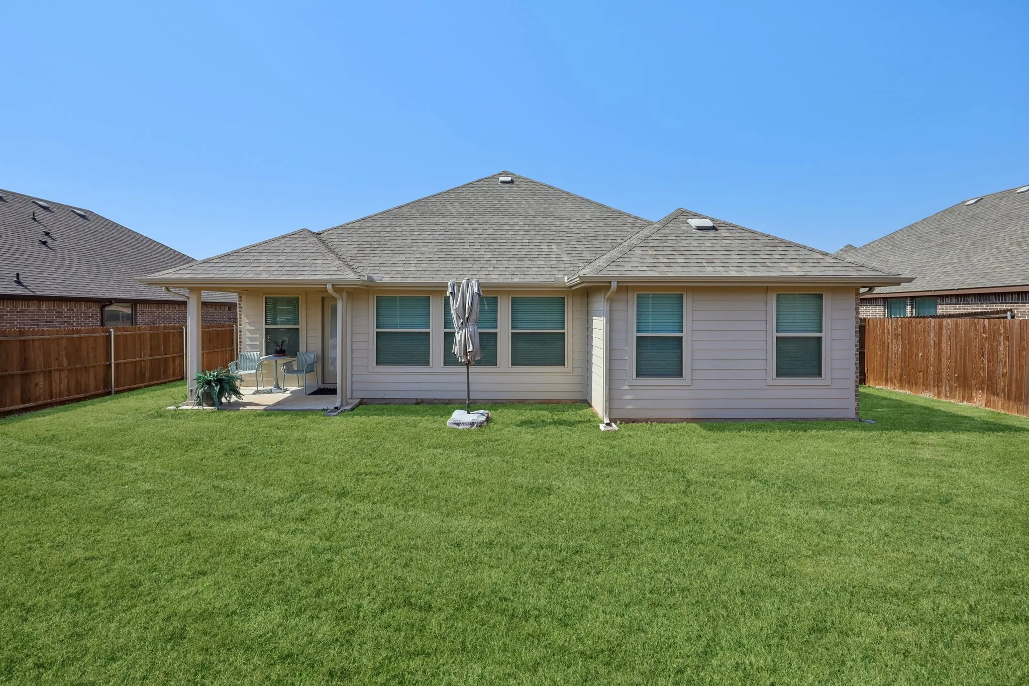 Single Family Residence For Sale in Parker County , 212 Magnolia Drive, Azle, Texas 76020, 3 Bedroom, 2 Bathroom, 2 Garage spaces, 1,730 Sqft, built in 2022, mls#21195685, Real Estate Agent in Azle, Homes For Sale in Parker county, Homes For Sale in Azle, Realtor in Azle Texas, Real Estate Brokerage Independent Realty Texas, Luminita Cordes Realtor
