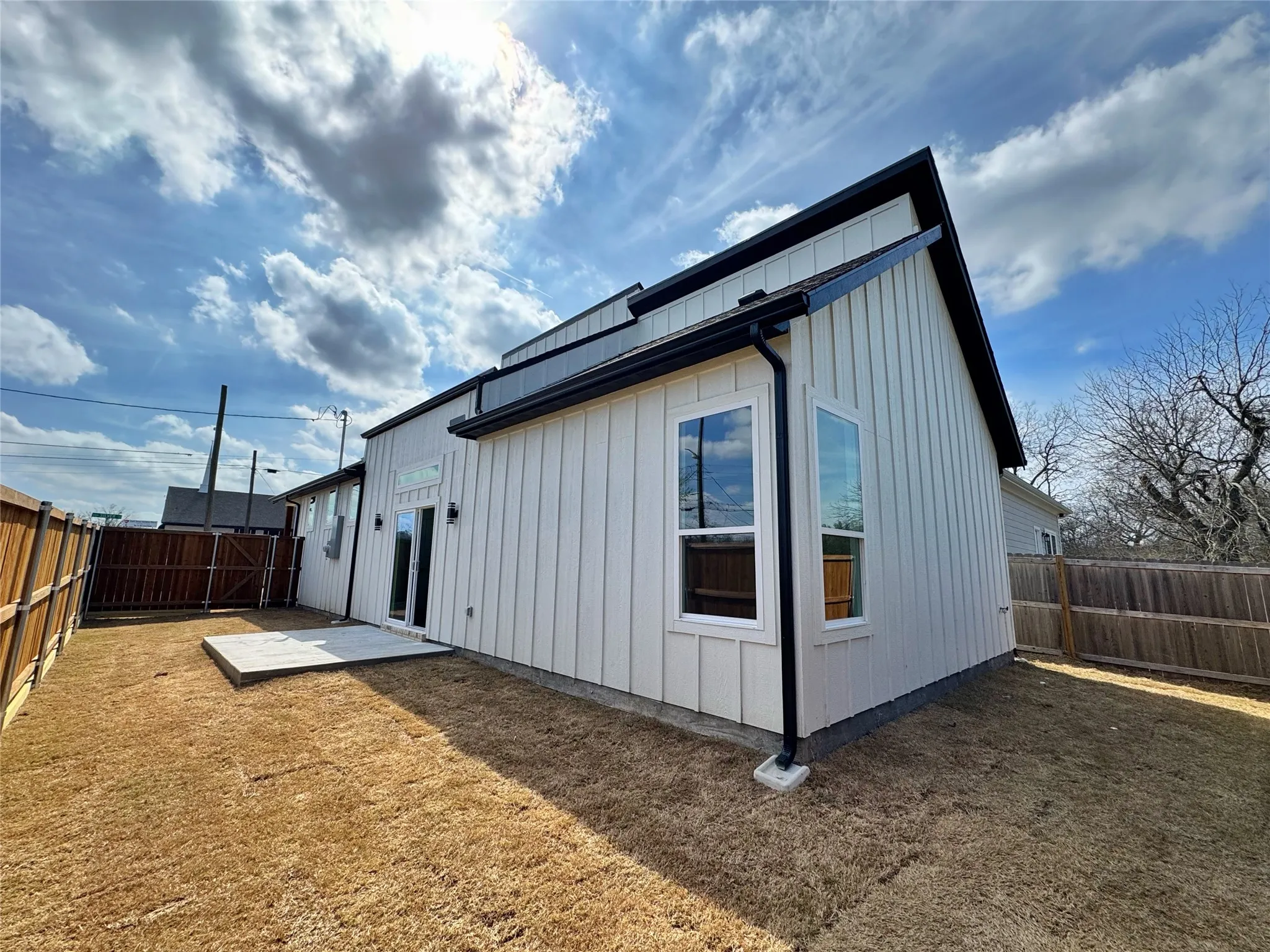 Single Family Residence For Sale in Hunt County , 3302 Silver Street, Greenville, Texas 75401, 3 Bedroom, 2 Bathroom, Garage spaces, 1,216 Sqft, built in 2026, New Construction - Complete, mls#21195759, Real Estate Agent in Greenville, Homes For Sale in Hunt county, Homes For Sale in Greenville, Realtor in Greenville Texas, Real Estate Brokerage Independent Realty Texas, Luminita Cordes Realtor