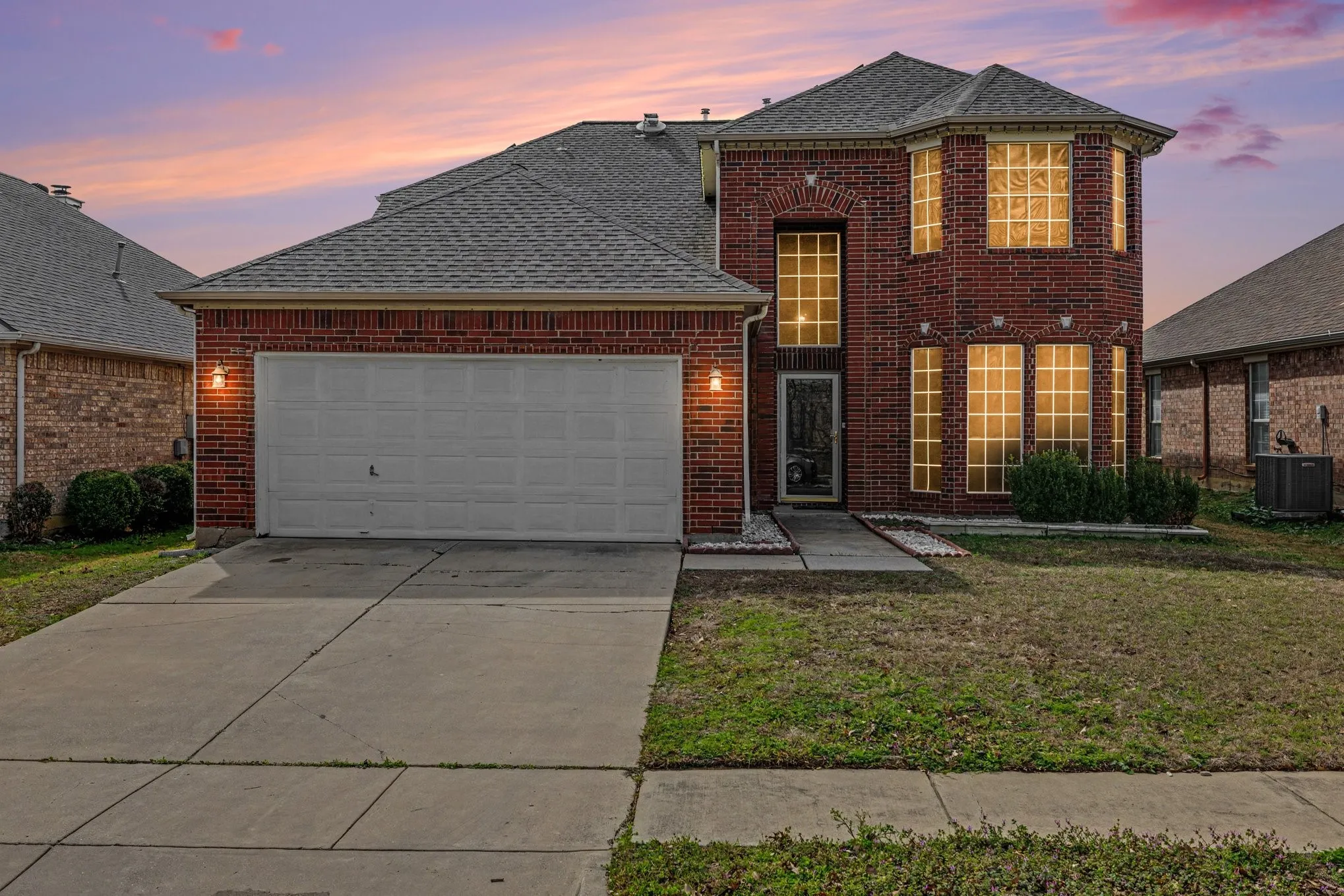 Single Family Residence For Sale in Tarrant County , 4616 Parkmount Drive, Fort Worth, Texas 76137, 4 Bedroom, 3 Bathroom, 2 Garage spaces, 2,805 Sqft, built in 1998, mls#21191027, Real Estate Agent in Fort Worth, Homes For Sale in Tarrant county, Homes For Sale in Fort Worth, Realtor in Fort Worth Texas, Real Estate Brokerage Independent Realty Texas, Luminita Cordes Realtor