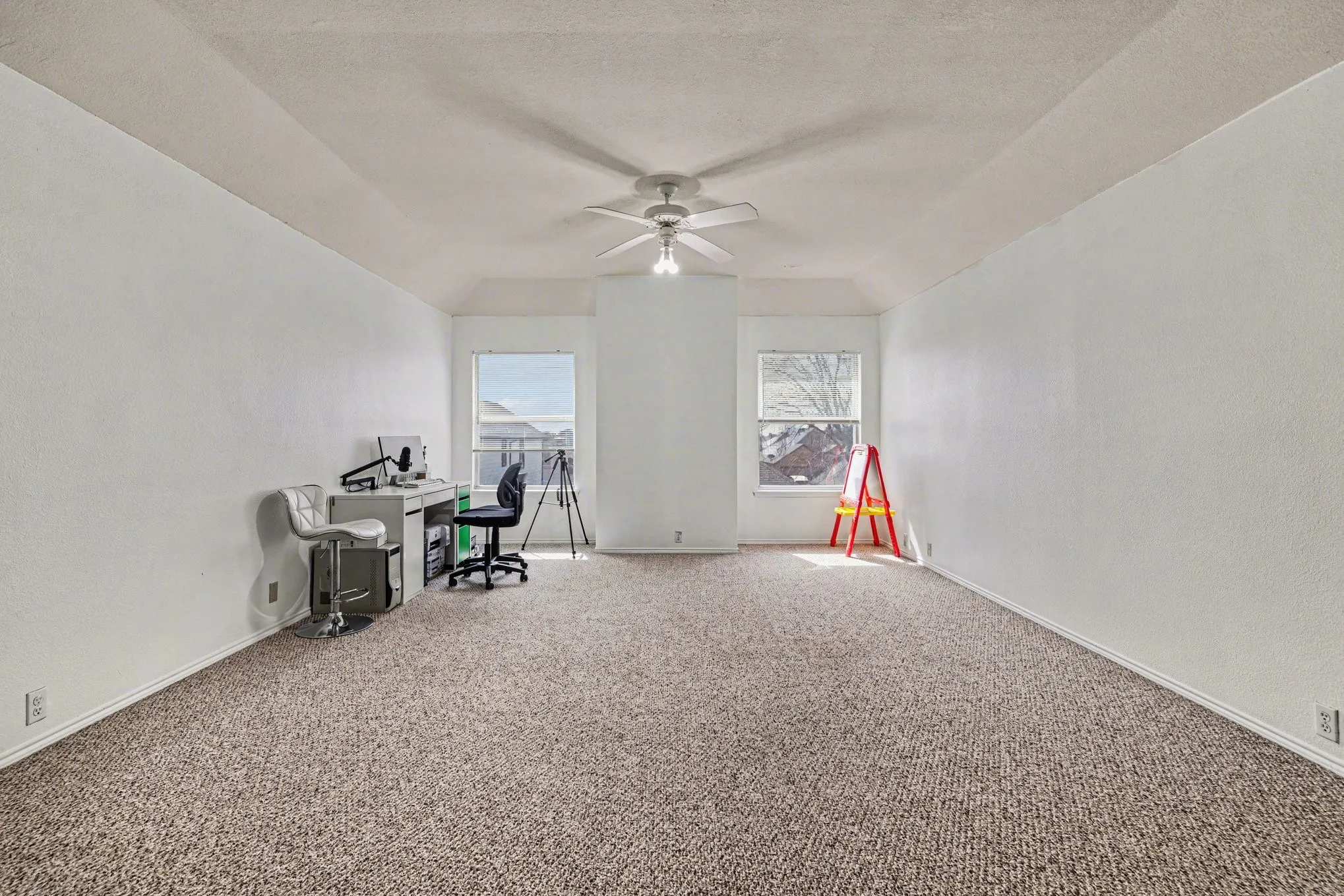 Single Family Residence For Sale in Tarrant County , 4616 Parkmount Drive, Fort Worth, Texas 76137, 4 Bedroom, 3 Bathroom, 2 Garage spaces, 2,805 Sqft, built in 1998, mls#21191027, Real Estate Agent in Fort Worth, Homes For Sale in Tarrant county, Homes For Sale in Fort Worth, Realtor in Fort Worth Texas, Real Estate Brokerage Independent Realty Texas, Luminita Cordes Realtor