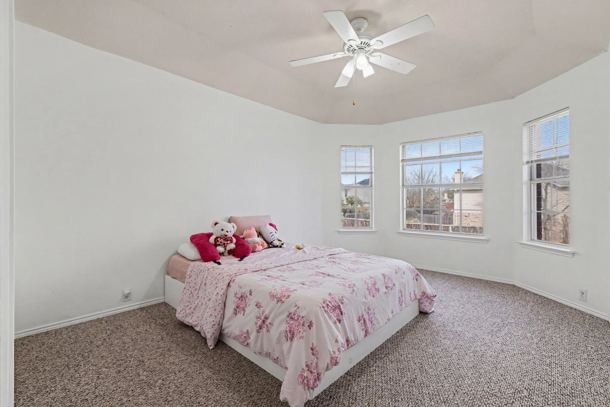 Single Family Residence For Sale in Tarrant County , 4616 Parkmount Drive, Fort Worth, Texas 76137, 4 Bedroom, 3 Bathroom, 2 Garage spaces, 2,805 Sqft, built in 1998, mls#21191027, Real Estate Agent in Fort Worth, Homes For Sale in Tarrant county, Homes For Sale in Fort Worth, Realtor in Fort Worth Texas, Real Estate Brokerage Independent Realty Texas, Luminita Cordes Realtor