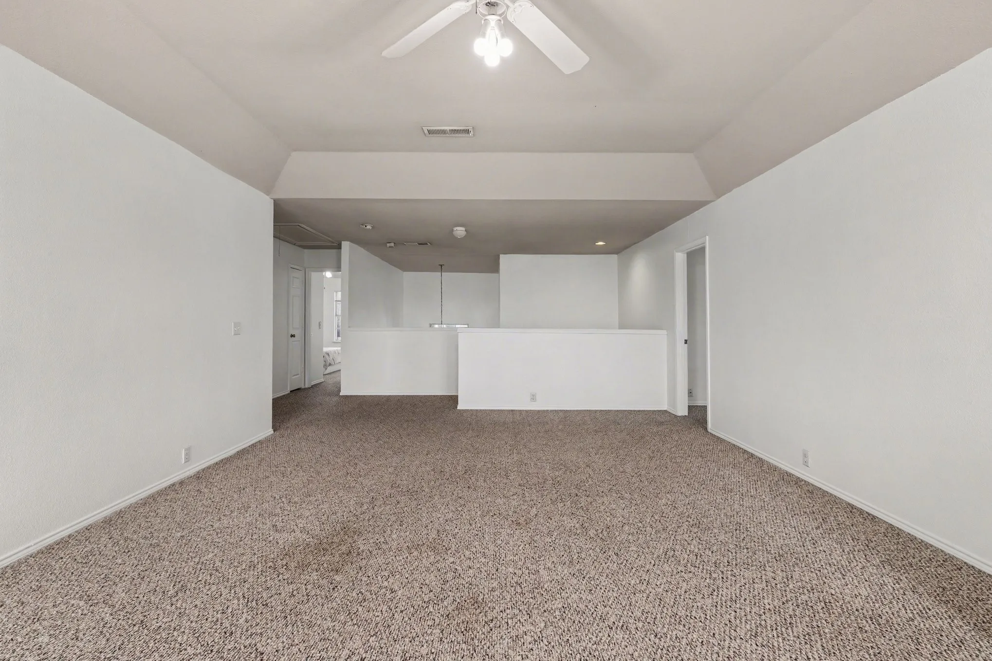 Single Family Residence For Sale in Tarrant County , 4616 Parkmount Drive, Fort Worth, Texas 76137, 4 Bedroom, 3 Bathroom, 2 Garage spaces, 2,805 Sqft, built in 1998, mls#21191027, Real Estate Agent in Fort Worth, Homes For Sale in Tarrant county, Homes For Sale in Fort Worth, Realtor in Fort Worth Texas, Real Estate Brokerage Independent Realty Texas, Luminita Cordes Realtor