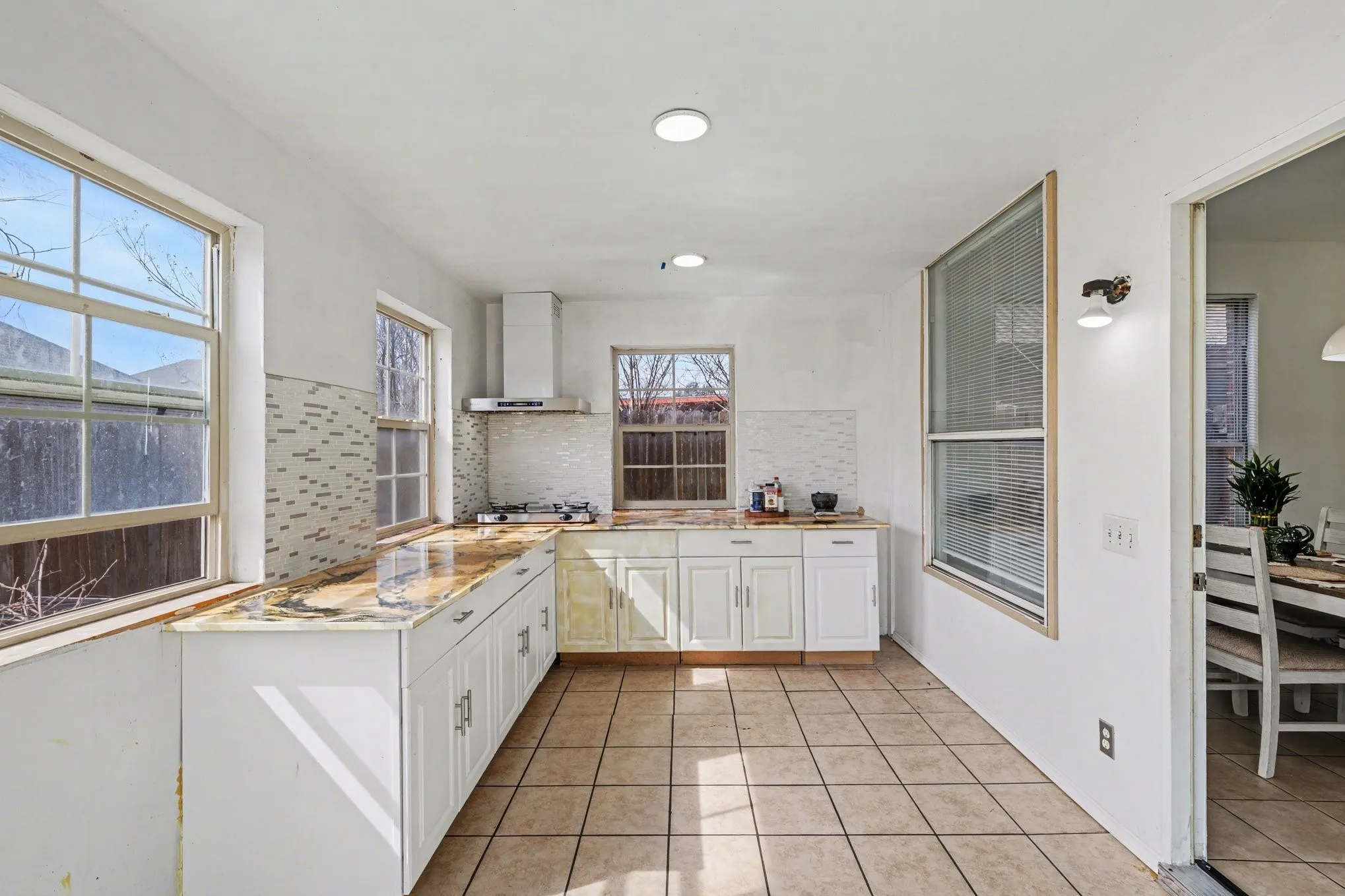 Single Family Residence For Sale in Tarrant County , 4616 Parkmount Drive, Fort Worth, Texas 76137, 4 Bedroom, 3 Bathroom, 2 Garage spaces, 2,805 Sqft, built in 1998, mls#21191027, Real Estate Agent in Fort Worth, Homes For Sale in Tarrant county, Homes For Sale in Fort Worth, Realtor in Fort Worth Texas, Real Estate Brokerage Independent Realty Texas, Luminita Cordes Realtor