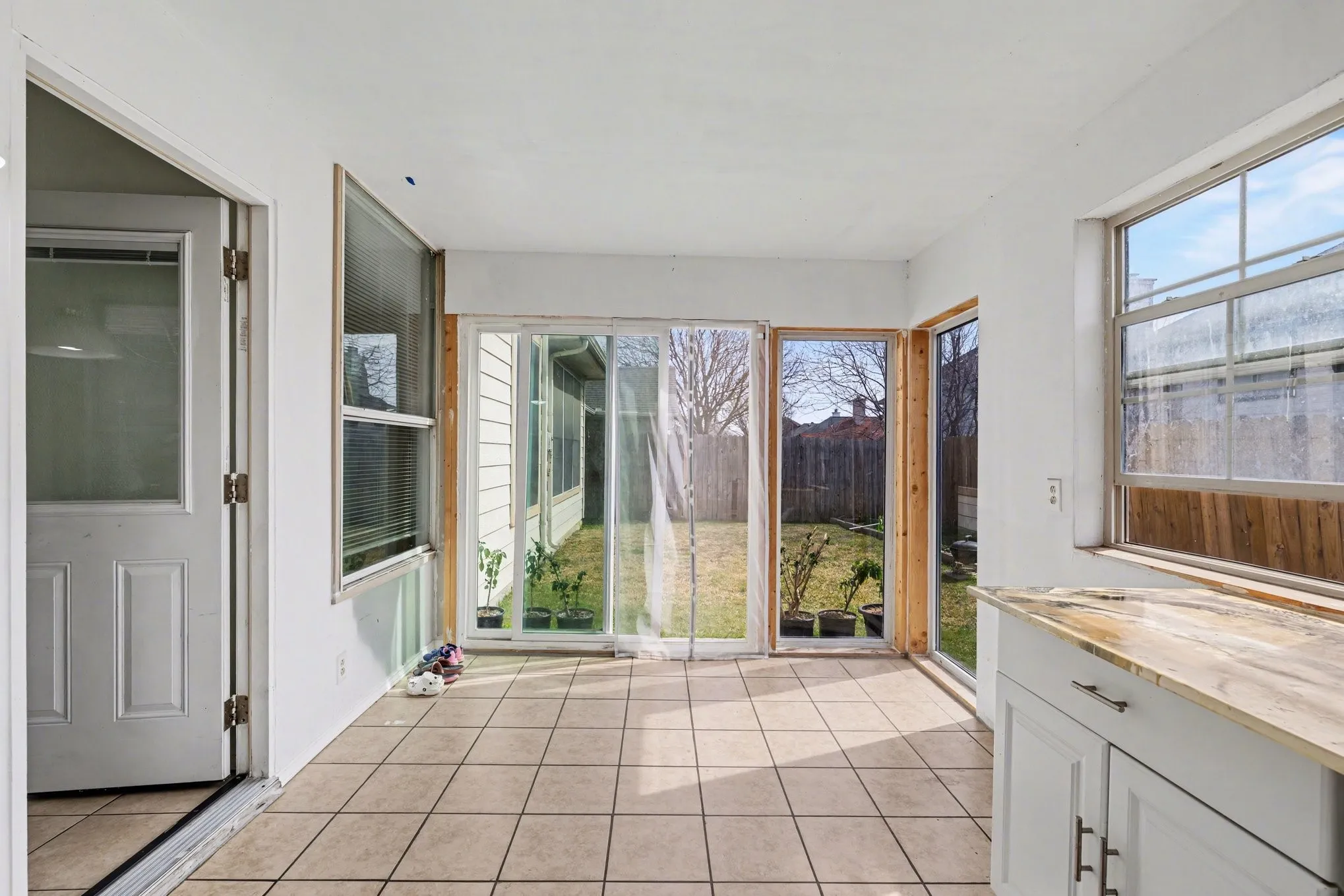 Single Family Residence For Sale in Tarrant County , 4616 Parkmount Drive, Fort Worth, Texas 76137, 4 Bedroom, 3 Bathroom, 2 Garage spaces, 2,805 Sqft, built in 1998, mls#21191027, Real Estate Agent in Fort Worth, Homes For Sale in Tarrant county, Homes For Sale in Fort Worth, Realtor in Fort Worth Texas, Real Estate Brokerage Independent Realty Texas, Luminita Cordes Realtor