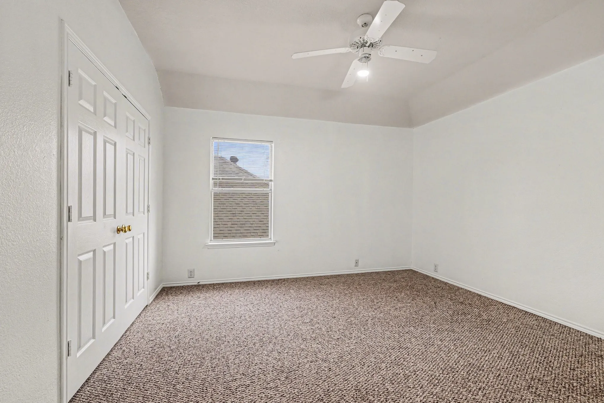 Single Family Residence For Sale in Tarrant County , 4616 Parkmount Drive, Fort Worth, Texas 76137, 4 Bedroom, 3 Bathroom, 2 Garage spaces, 2,805 Sqft, built in 1998, mls#21191027, Real Estate Agent in Fort Worth, Homes For Sale in Tarrant county, Homes For Sale in Fort Worth, Realtor in Fort Worth Texas, Real Estate Brokerage Independent Realty Texas, Luminita Cordes Realtor