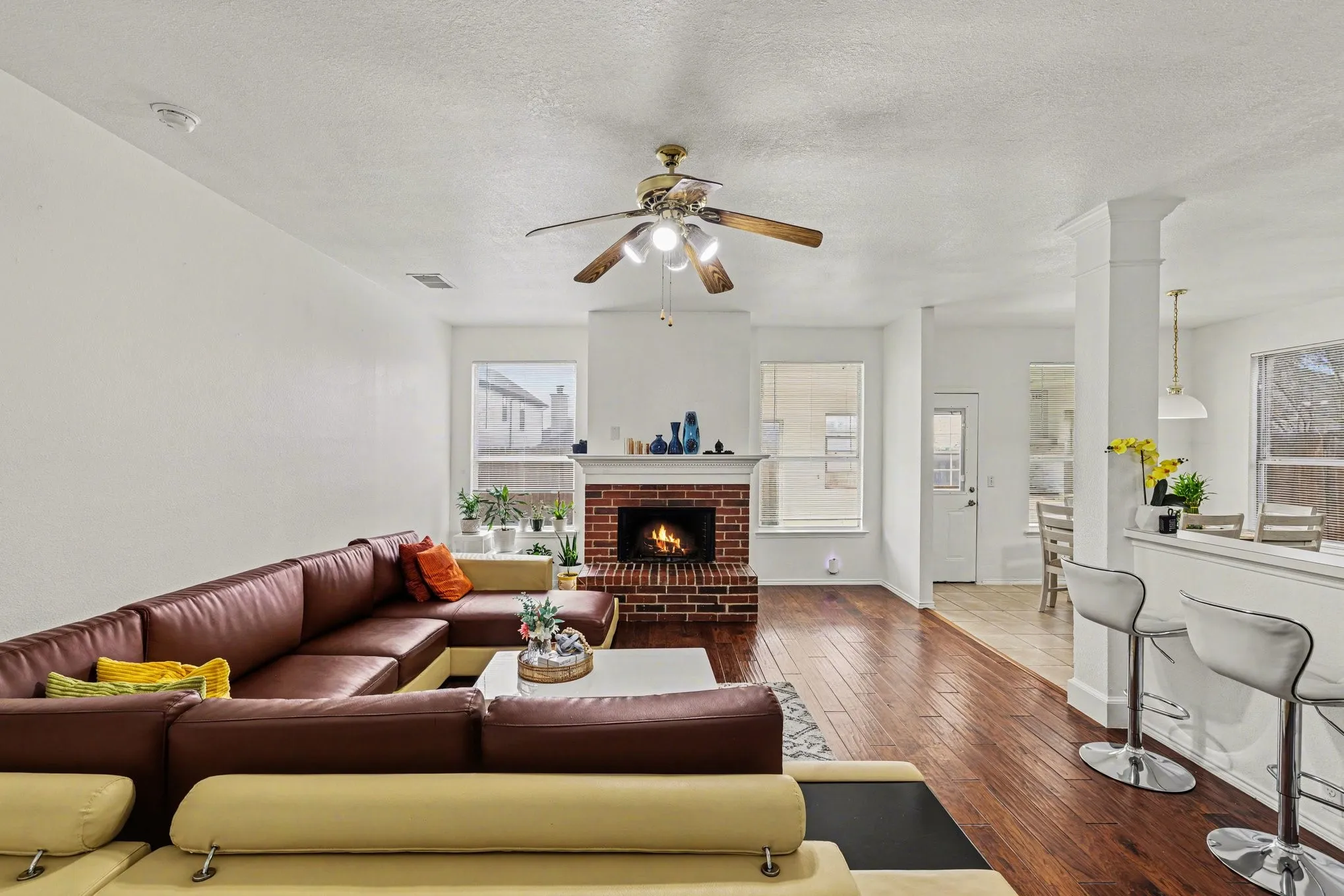 Single Family Residence For Sale in Tarrant County , 4616 Parkmount Drive, Fort Worth, Texas 76137, 4 Bedroom, 3 Bathroom, 2 Garage spaces, 2,805 Sqft, built in 1998, mls#21191027, Real Estate Agent in Fort Worth, Homes For Sale in Tarrant county, Homes For Sale in Fort Worth, Realtor in Fort Worth Texas, Real Estate Brokerage Independent Realty Texas, Luminita Cordes Realtor