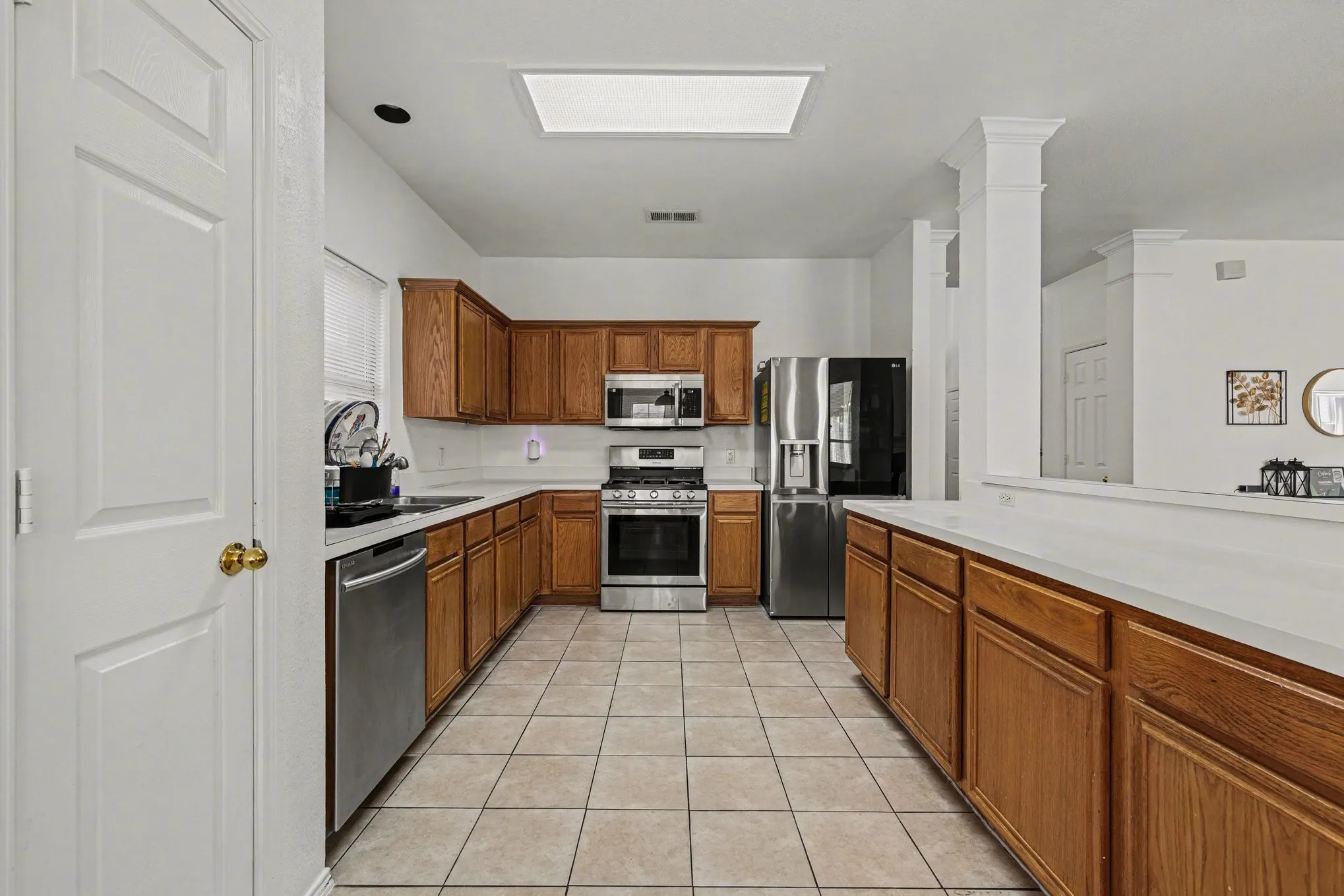 Single Family Residence For Sale in Tarrant County , 4616 Parkmount Drive, Fort Worth, Texas 76137, 4 Bedroom, 3 Bathroom, 2 Garage spaces, 2,805 Sqft, built in 1998, mls#21191027, Real Estate Agent in Fort Worth, Homes For Sale in Tarrant county, Homes For Sale in Fort Worth, Realtor in Fort Worth Texas, Real Estate Brokerage Independent Realty Texas, Luminita Cordes Realtor