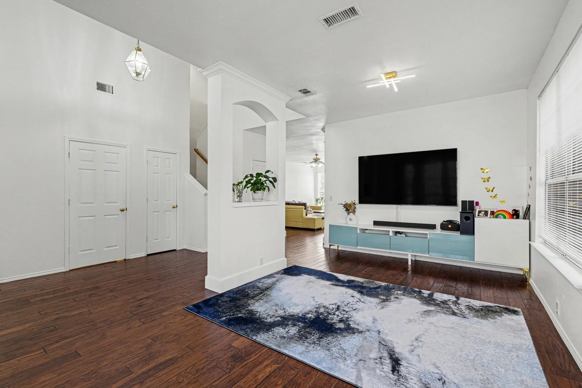 Single Family Residence For Sale in Tarrant County , 4616 Parkmount Drive, Fort Worth, Texas 76137, 4 Bedroom, 3 Bathroom, 2 Garage spaces, 2,805 Sqft, built in 1998, mls#21191027, Real Estate Agent in Fort Worth, Homes For Sale in Tarrant county, Homes For Sale in Fort Worth, Realtor in Fort Worth Texas, Real Estate Brokerage Independent Realty Texas, Luminita Cordes Realtor