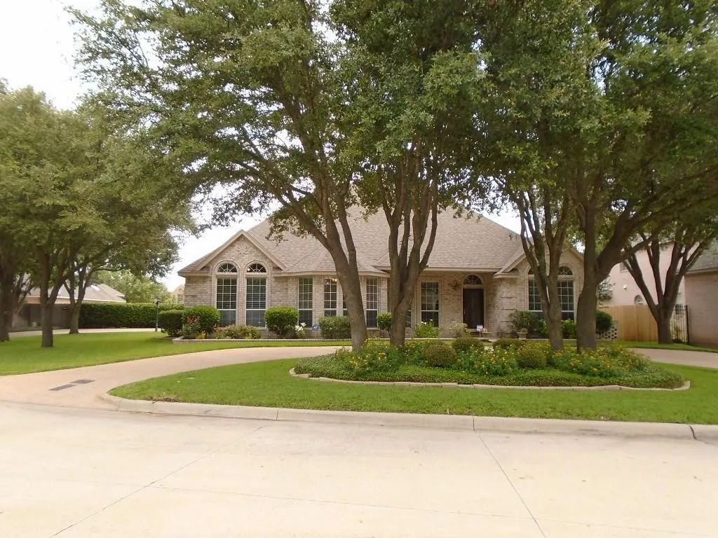 Single Family Residence For Rent in Tarrant County , 6905 Vista Ridge Court, Fort Worth, Texas 76132, 3 Bedroom, 3 Bathroom, 2 Garage spaces, 2,618 Sqft, built in 1999, mls#21187677, Real Estate Agent in Fort Worth, Homes For Rent in Tarrant county, Homes For Rent in Fort Worth, Realtor in Fort Worth Texas, Real Estate Brokerage Independent Realty Texas, Luminita Cordes Realtor