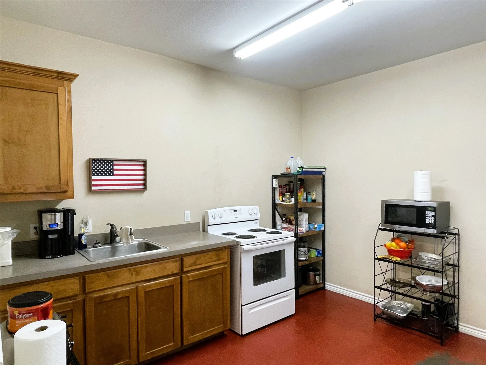 Industrial For Sale in Freestone County , 423 State Highway 75 S, Fairfield, Texas 75840, 0, 0, Garage spaces, 0 Sqft, built in 1980, Preowned, Price $1,400,000, mls#21195860, Real Estate Agent in Fairfield, Homes For Sale in Freestone county, Homes For Sale in Fairfield, Realtor in Fairfield Texas, Real Estate Brokerage Independent Realty Texas, Luminita Cordes Realtor