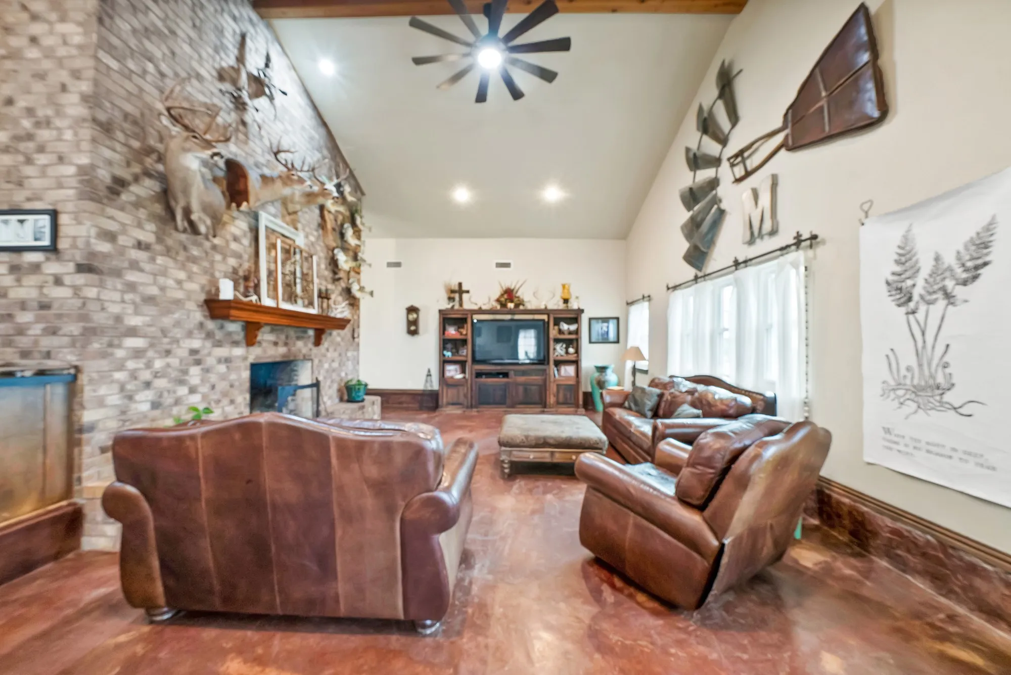 Single Family Residence For Sale in Parker County , 117 Hudson Lane, Aledo, Texas 76008, 3 Bedroom, 3 Bathroom, 1 Garage spaces, 2,457 Sqft, built in 1977, mls#21195827, Real Estate Agent in Aledo, Homes For Sale in Parker county, Homes For Sale in Aledo, Realtor in Aledo Texas, Real Estate Brokerage Independent Realty Texas, Luminita Cordes Realtor